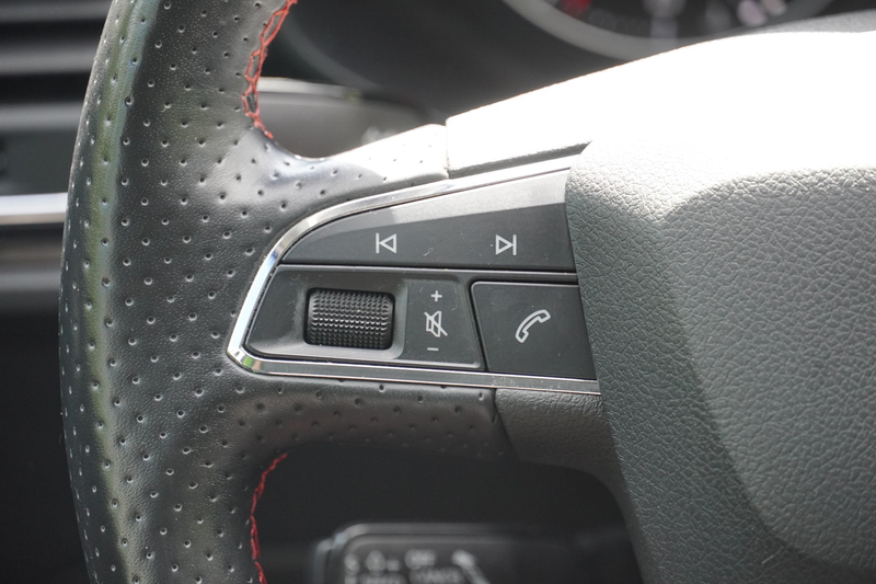 SEAT Leon 1.8 FR LED Navi Tempomat Sitzheizung DAB — photo 10