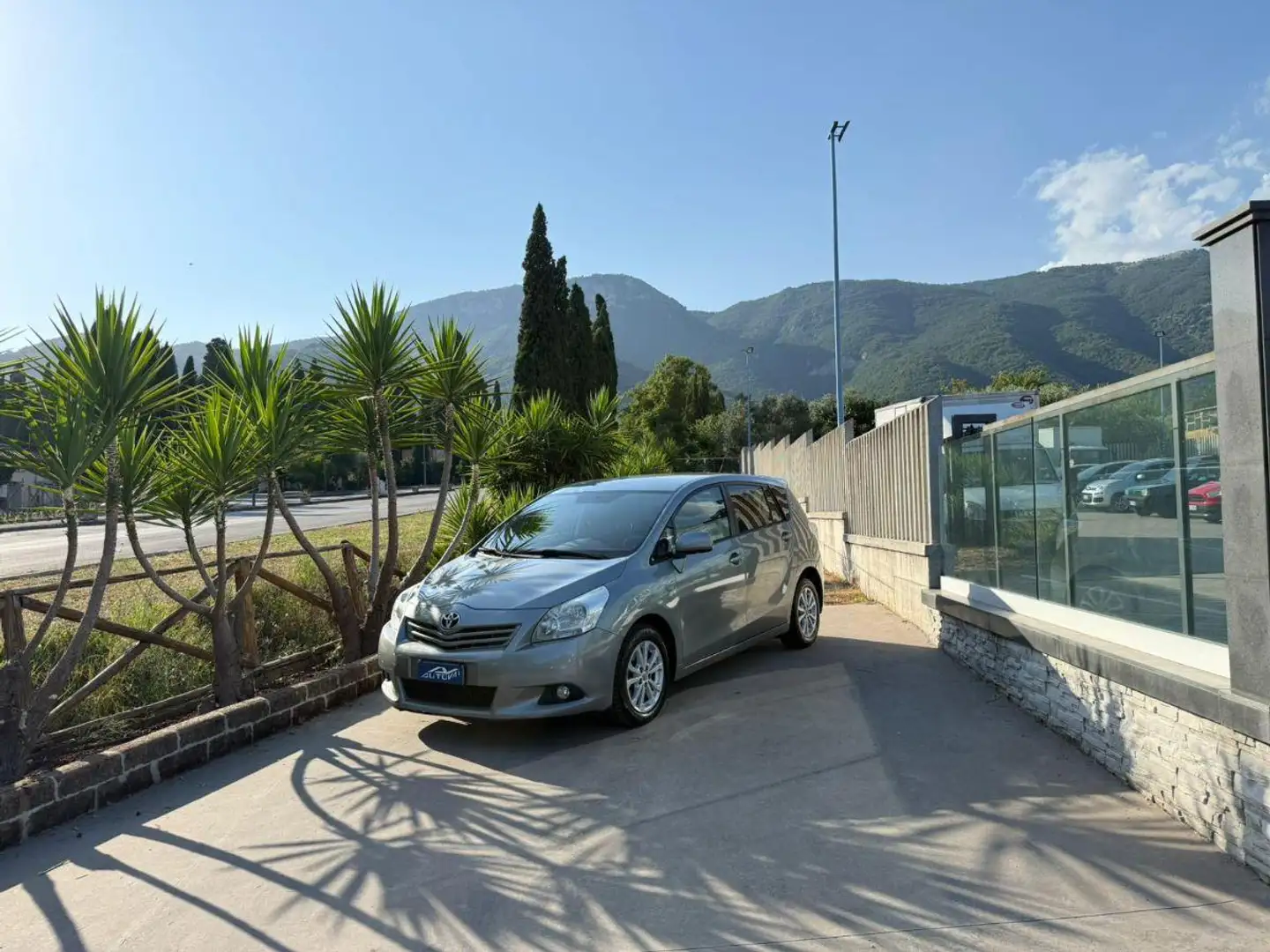 Toyota Verso 2.0 D Style 7 posti Grigio - 1
