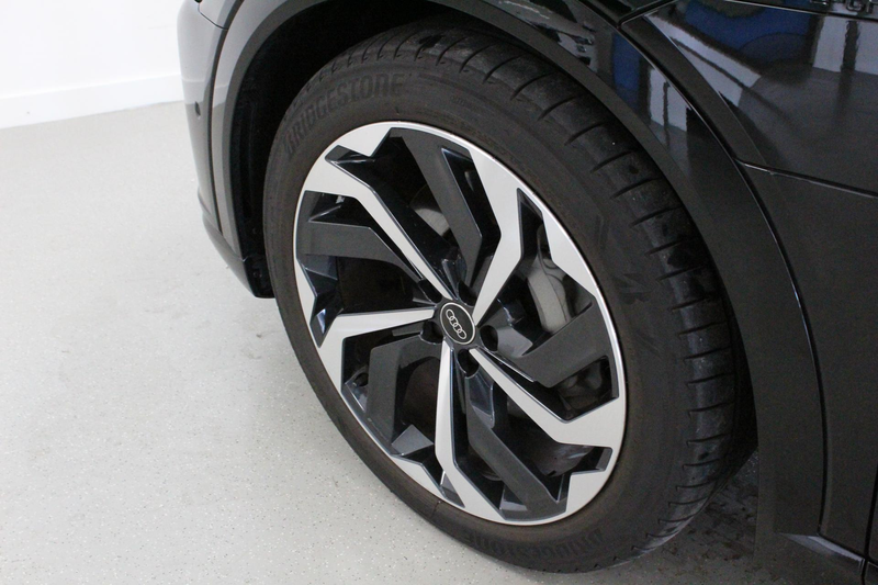 Audi Q8 e-tron Sportback 55 quattro S Edition Competition 115 kWh — photo 9