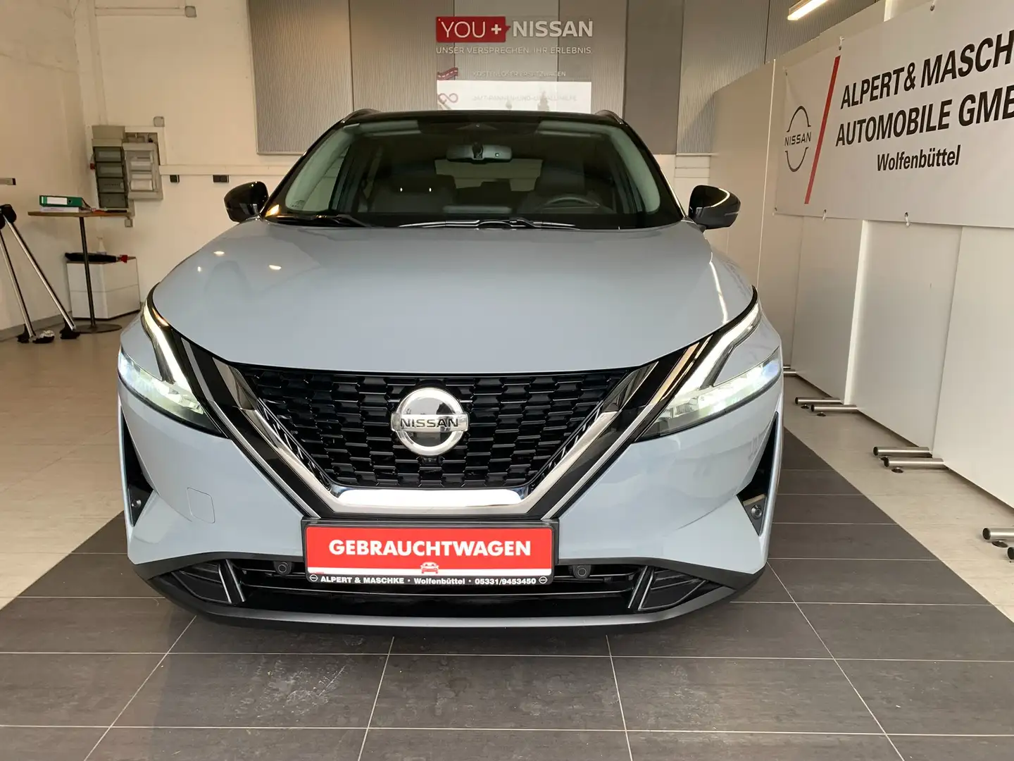 Nissan Qashqai Premiere Edition 1,3 Automatik /NAVI/PANO/SHZ/LED Gris - 2