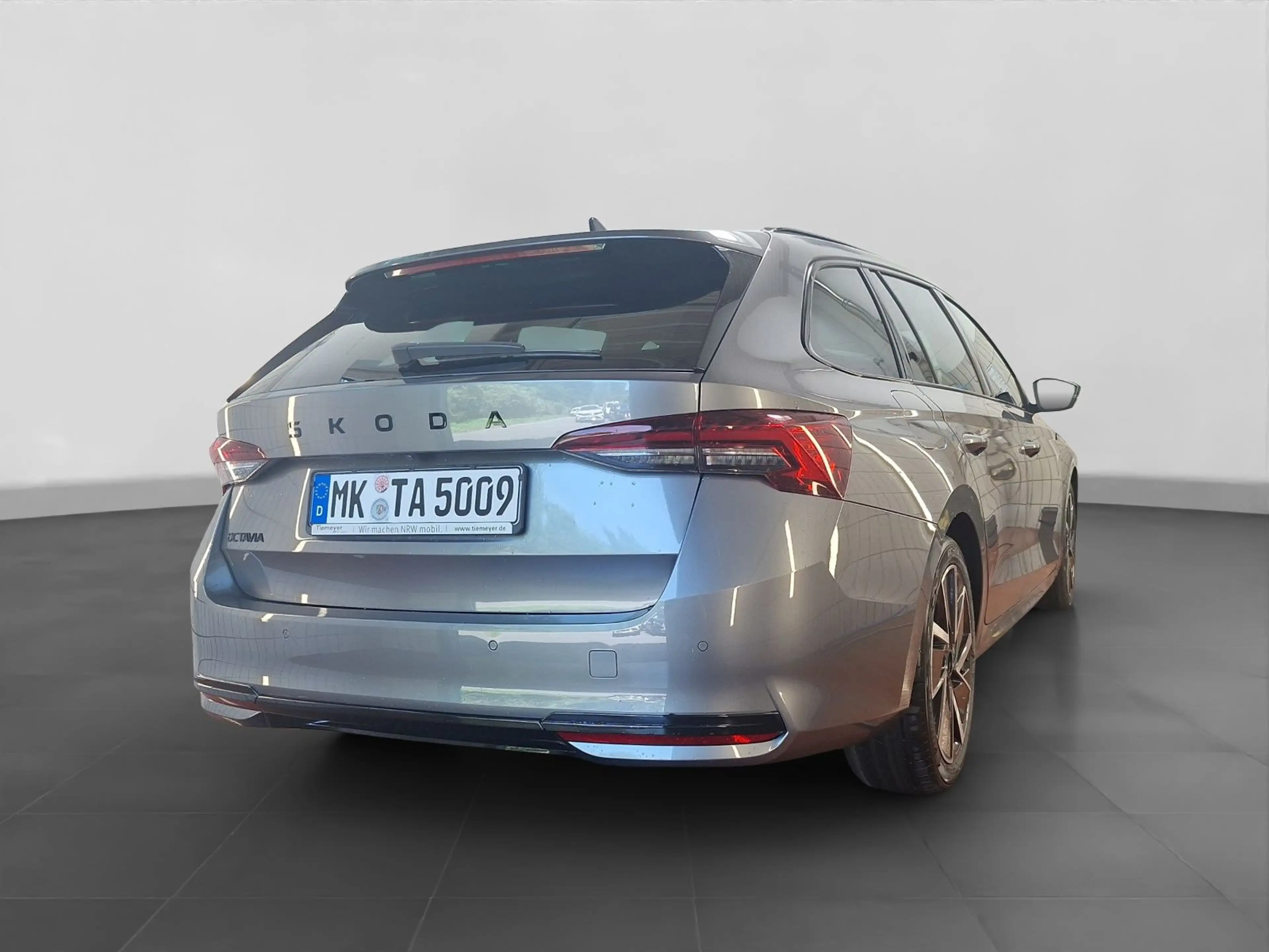 Skoda Octavia Combi 1.5 TSI DSG SPORTLINE LED PDC DAB — photo 3