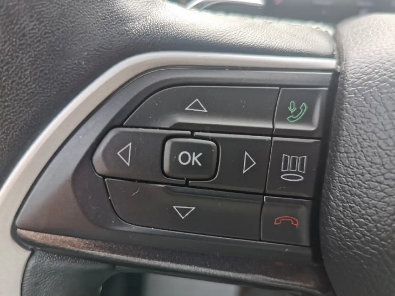 Jeep Grand Cherokee снимка Jeep Grand Cherokee