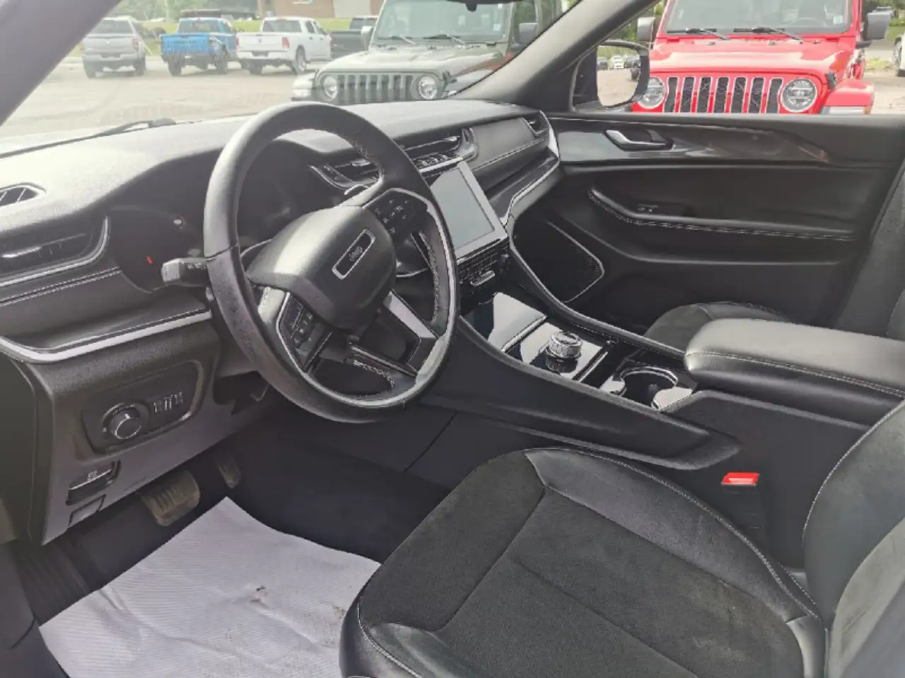 Jeep Grand Cherokee снимка Jeep Grand Cherokee