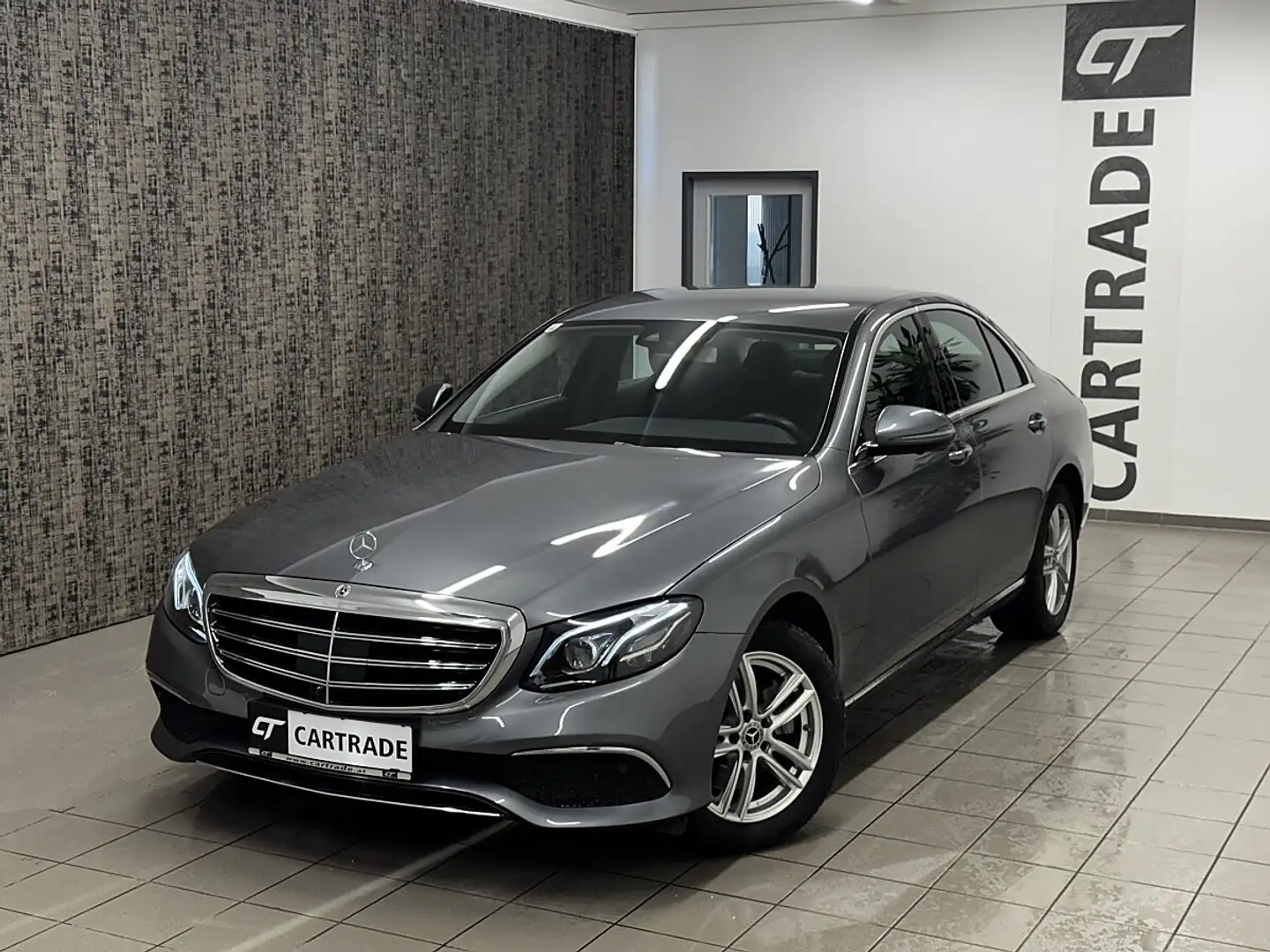 Mercedes-Benz E 220 d 4MATIC Austria Edition Exclusive Aut. /MULTIB... Grau - 2