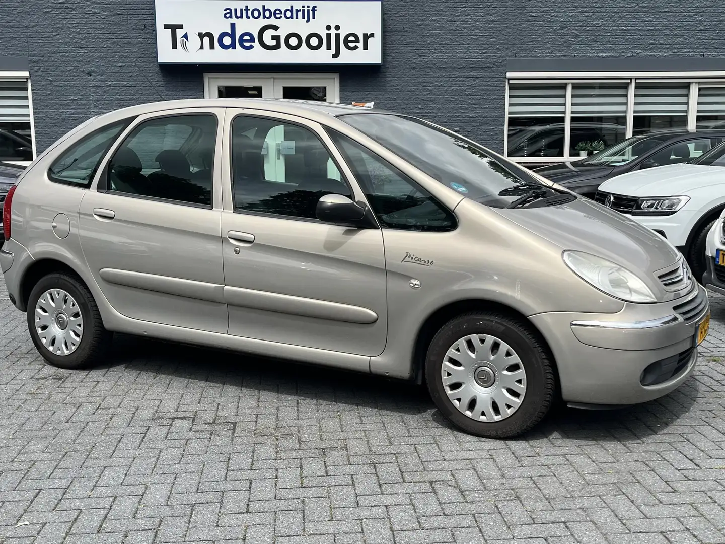 Citroen Xsara Picasso 2.0i-16V Automaat Attraction | APK 4-2026 | Beige - 1