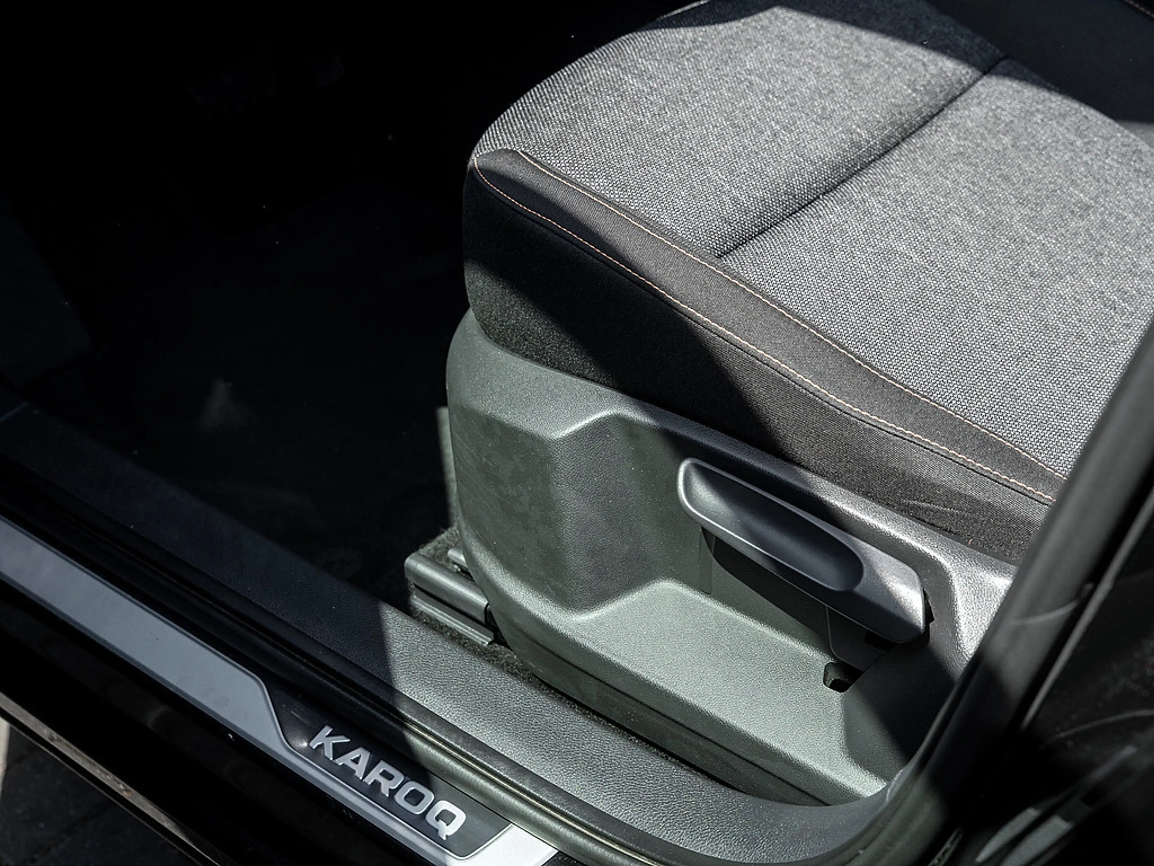 Skoda Karoq 2.0 TDI Clever 4x4 DSG AHK LED ACC SHZ — photo 14