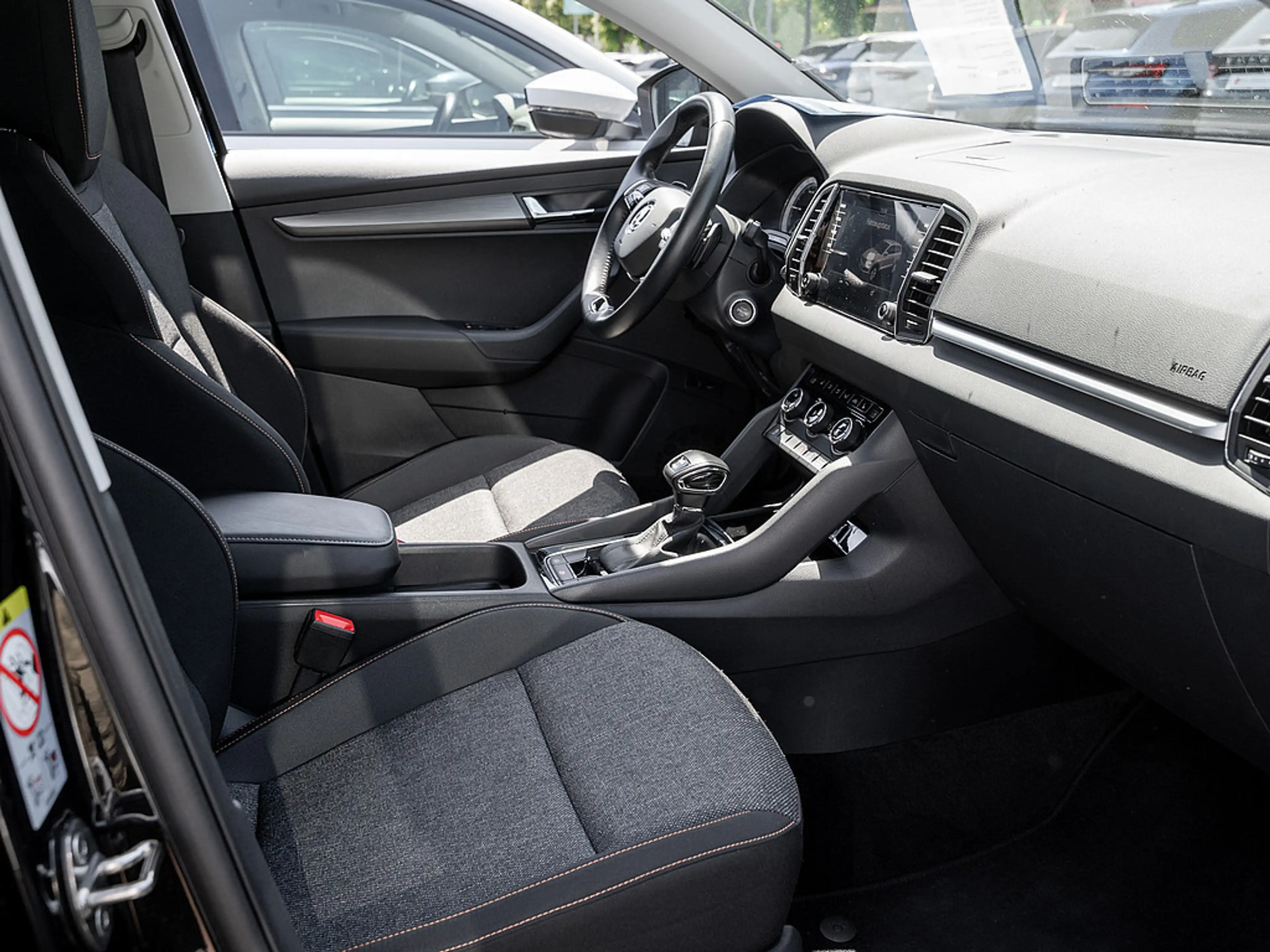 Skoda Karoq 2.0 TDI Clever 4x4 DSG AHK LED ACC SHZ — photo 2