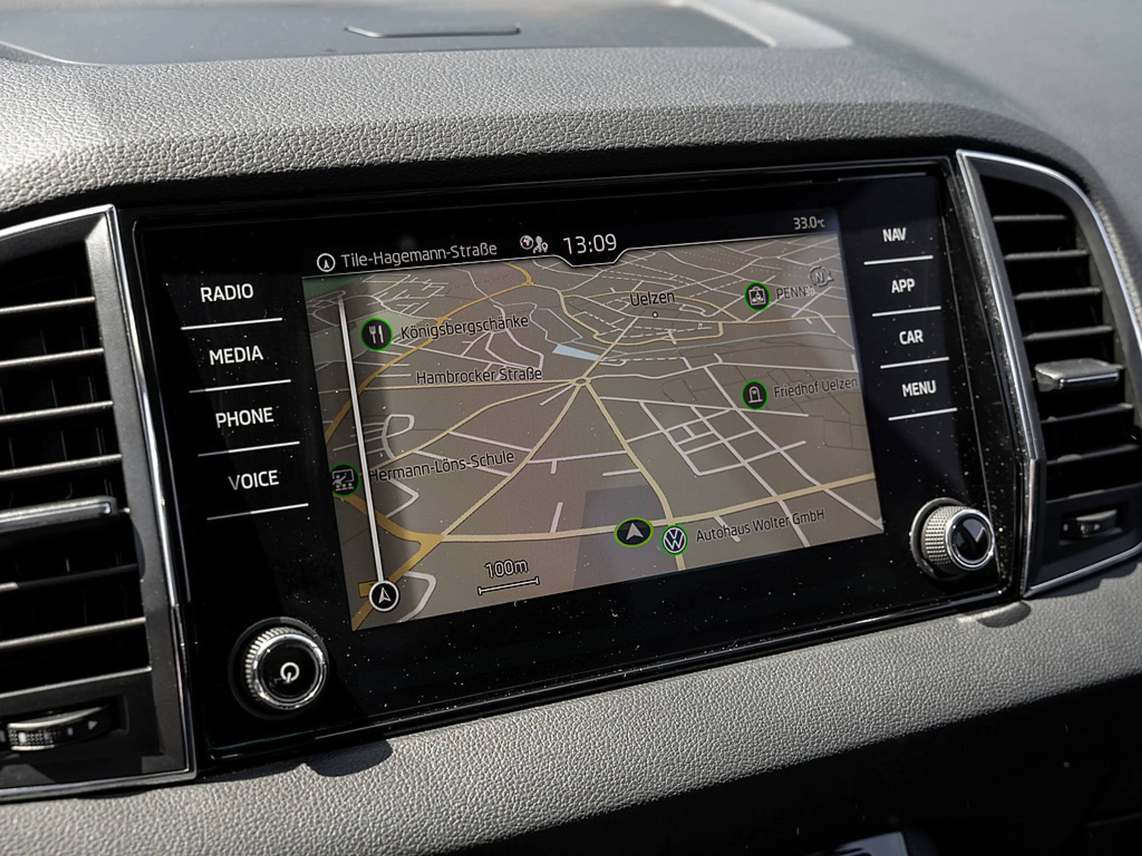 Skoda Karoq 2.0 TDI Clever 4x4 DSG AHK LED ACC SHZ — photo 7