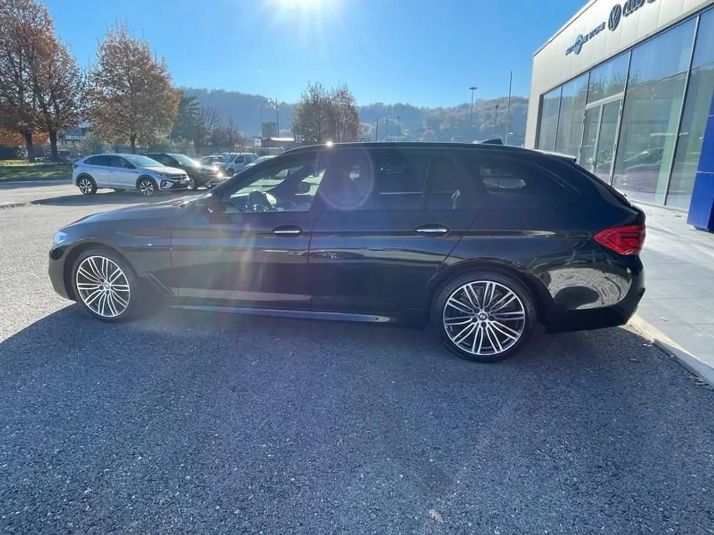 BMW 530 530d xDrive 249CV Touring Msport Nero - 2