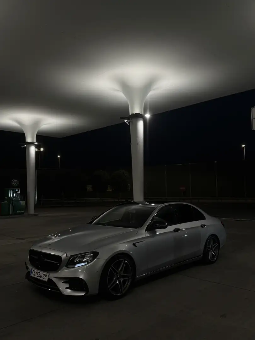 Mercedes-Benz E 220 - 1