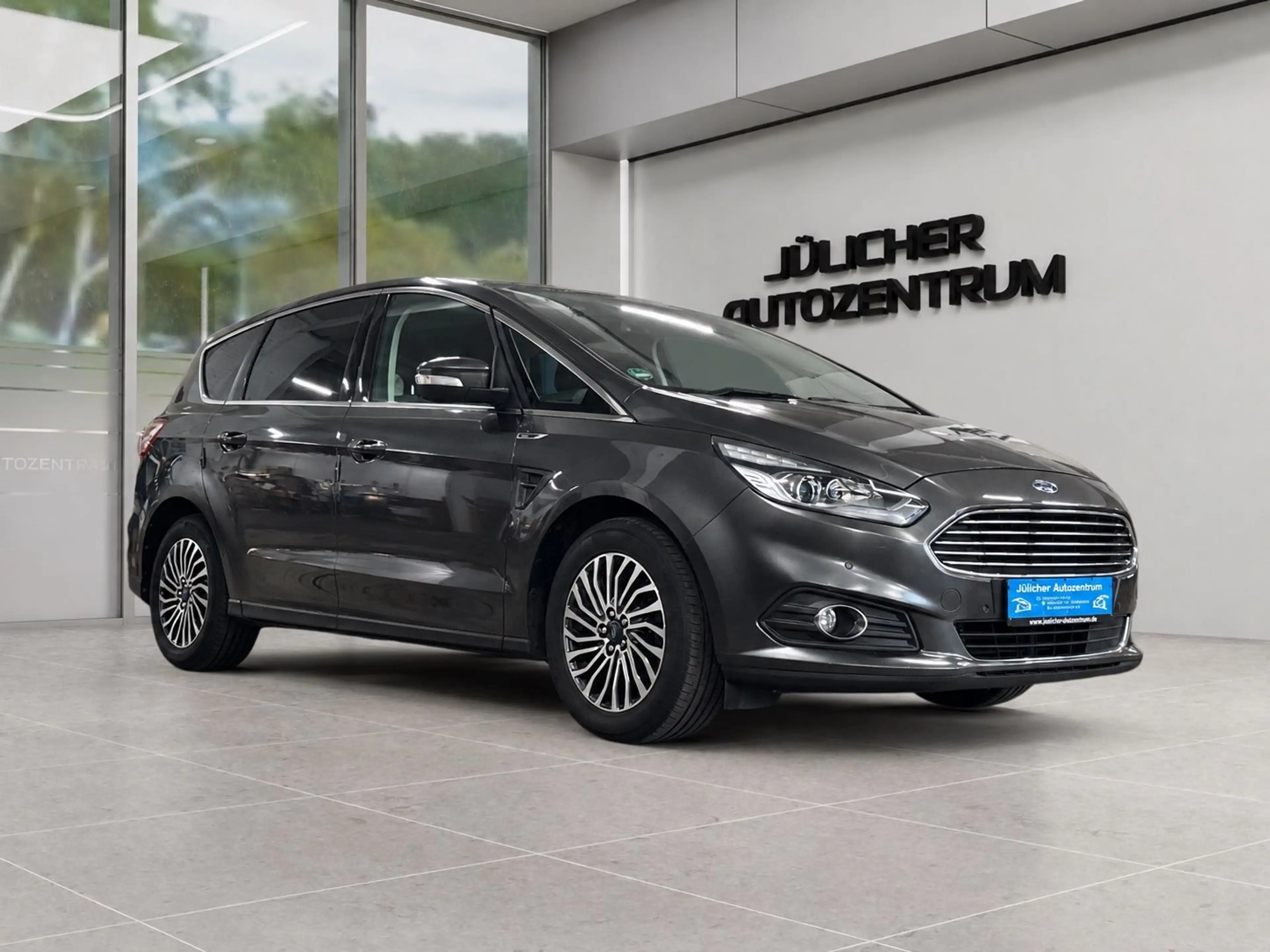 Ford S-Max Titanium Business Automatik / 7 Sitzer