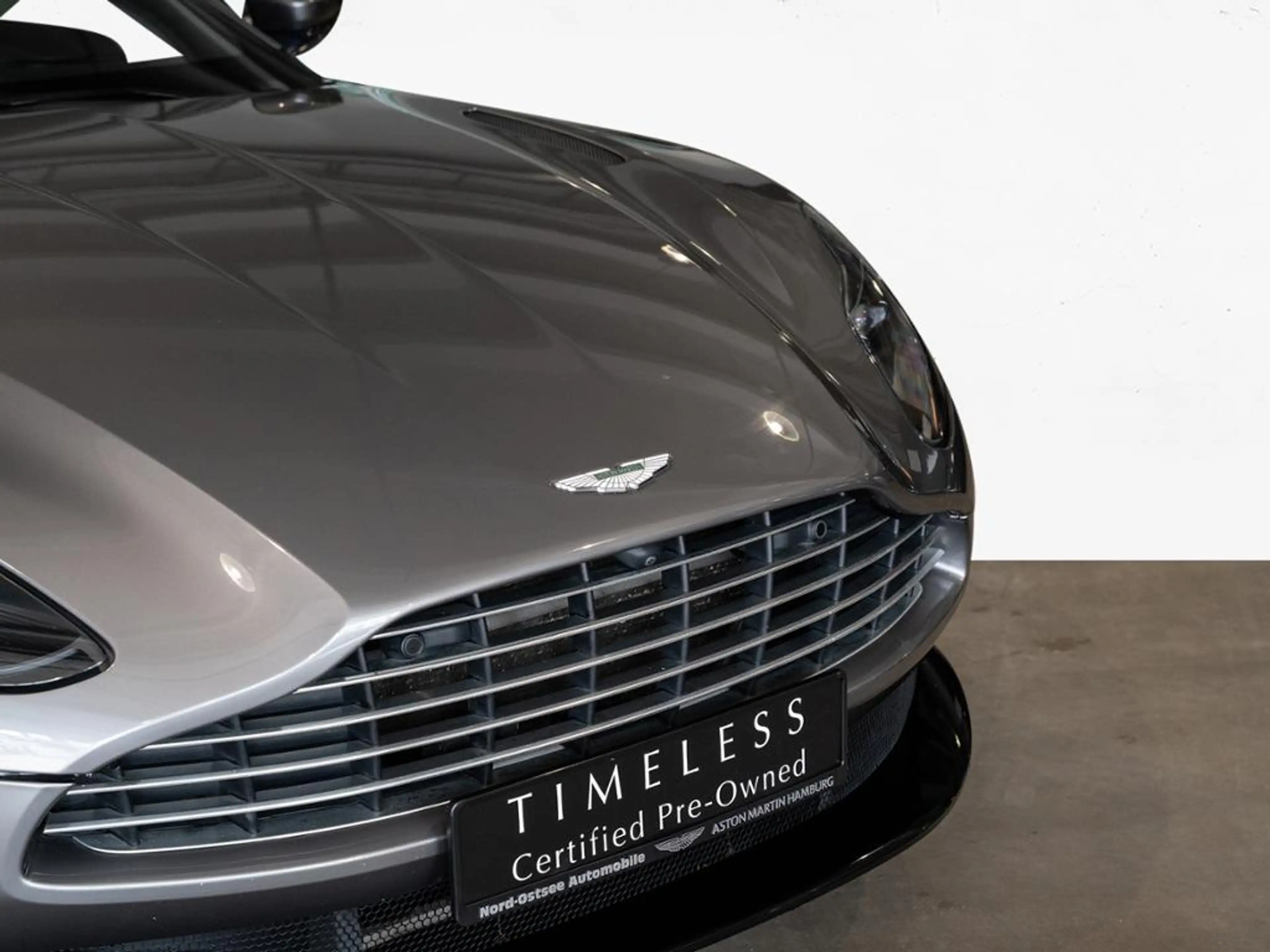 Aston Martin V8 DB11  Coupe Aston Martin Hamburg — photo 15