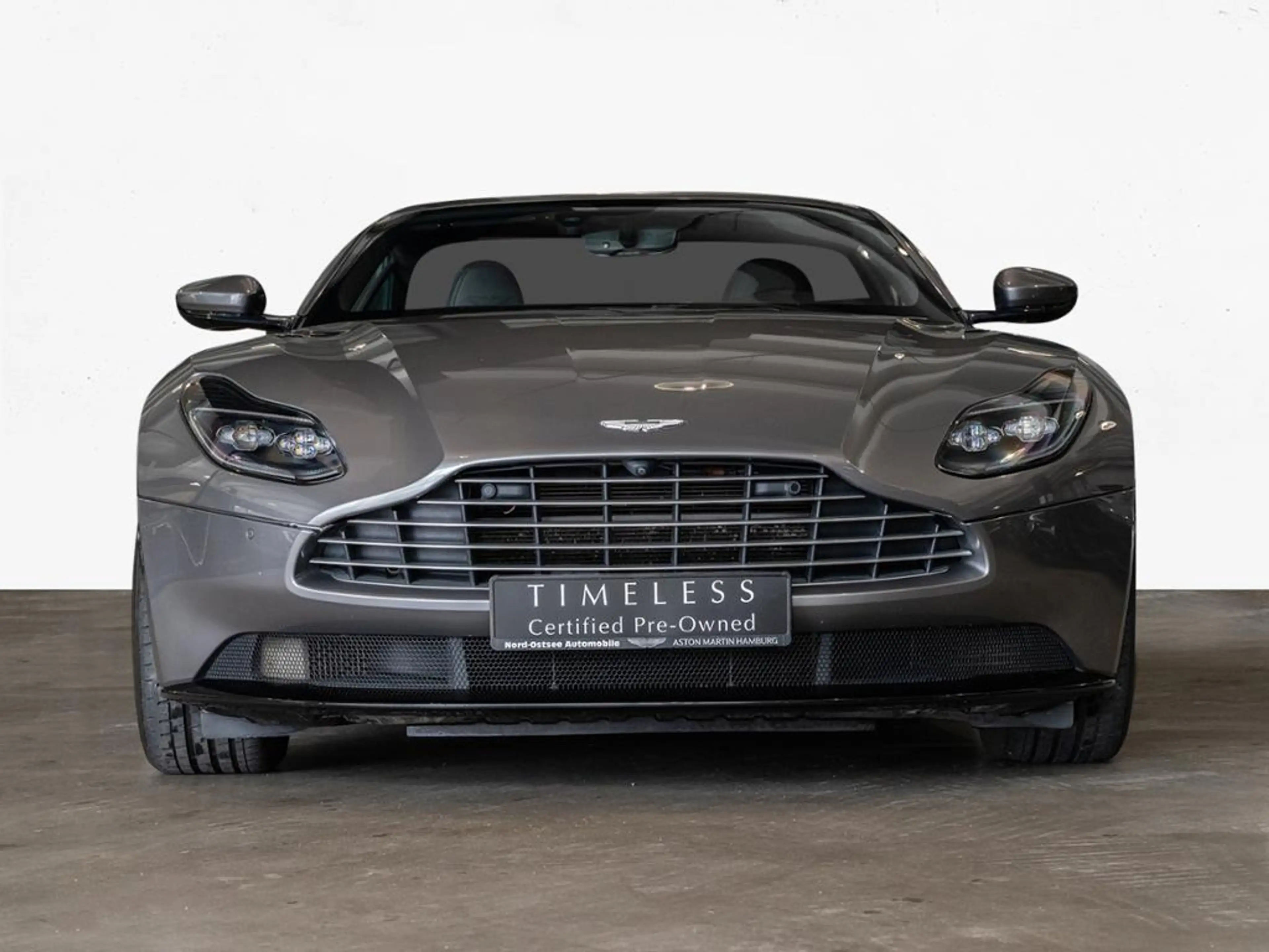 Aston Martin V8 DB11  Coupe Aston Martin Hamburg — photo 8