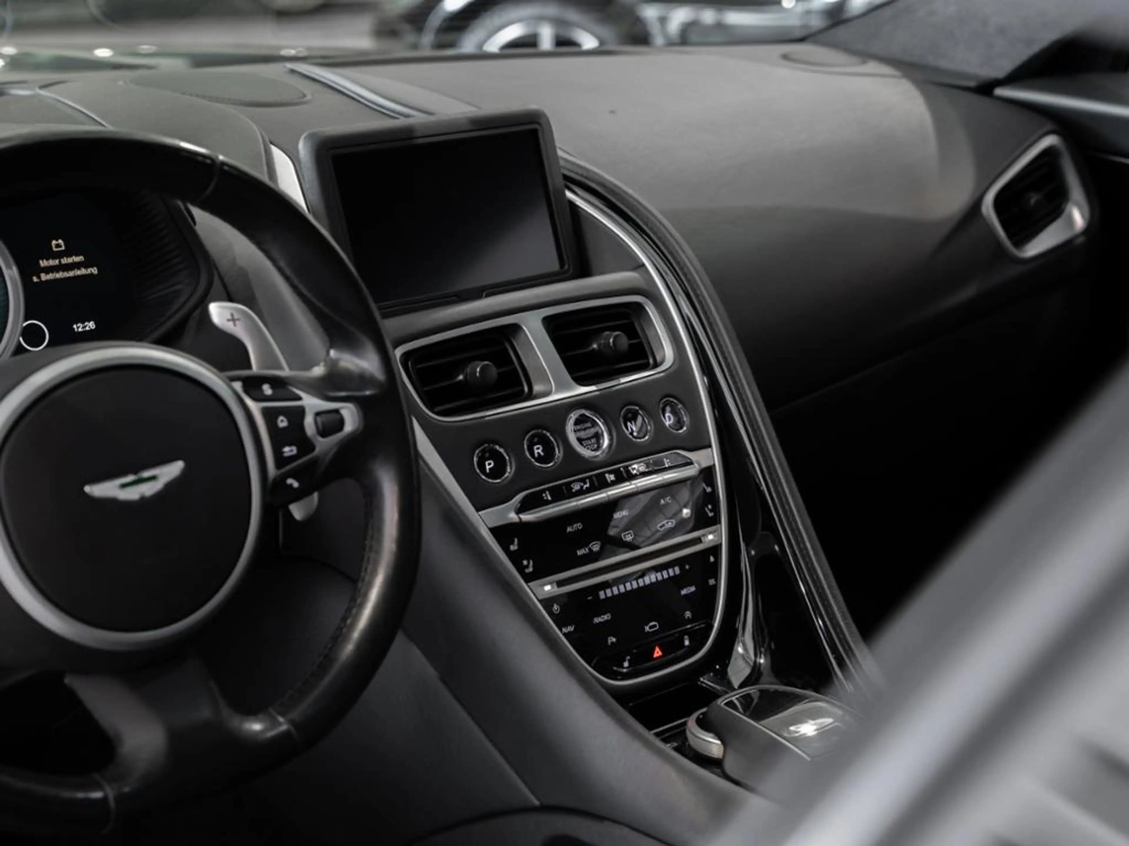 Aston Martin V8 DB11  Coupe Aston Martin Hamburg — photo 11