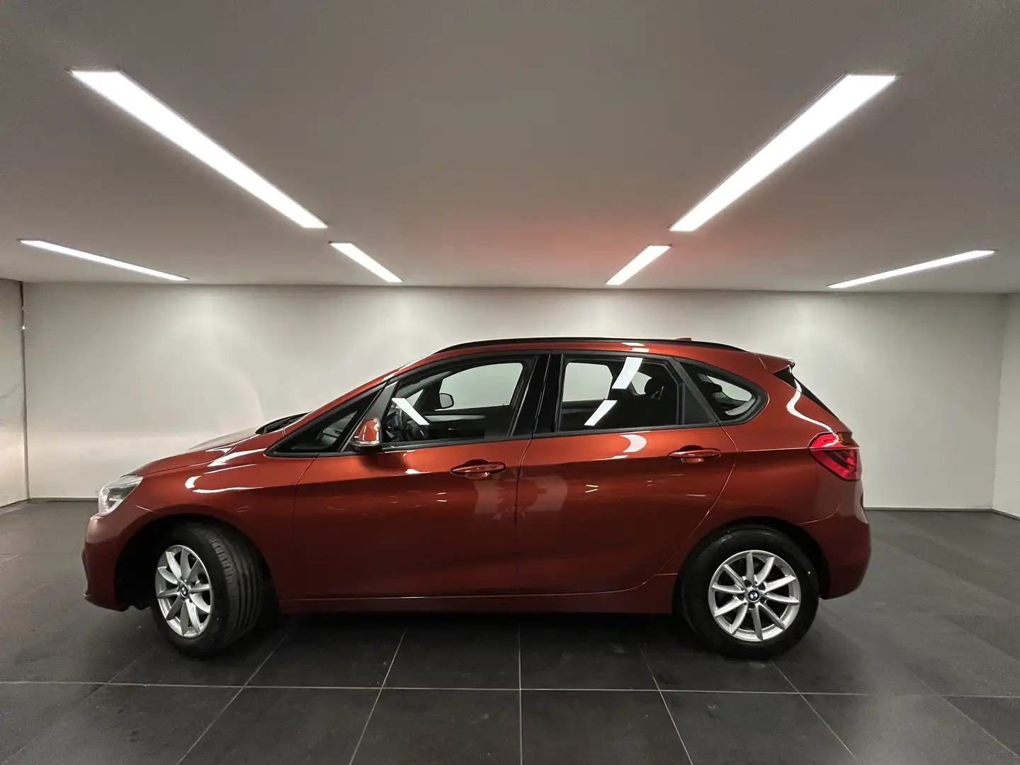 BMW 218 i Active Tourer Advantage PDC Navi Shz Klimaaut. Orange - 2