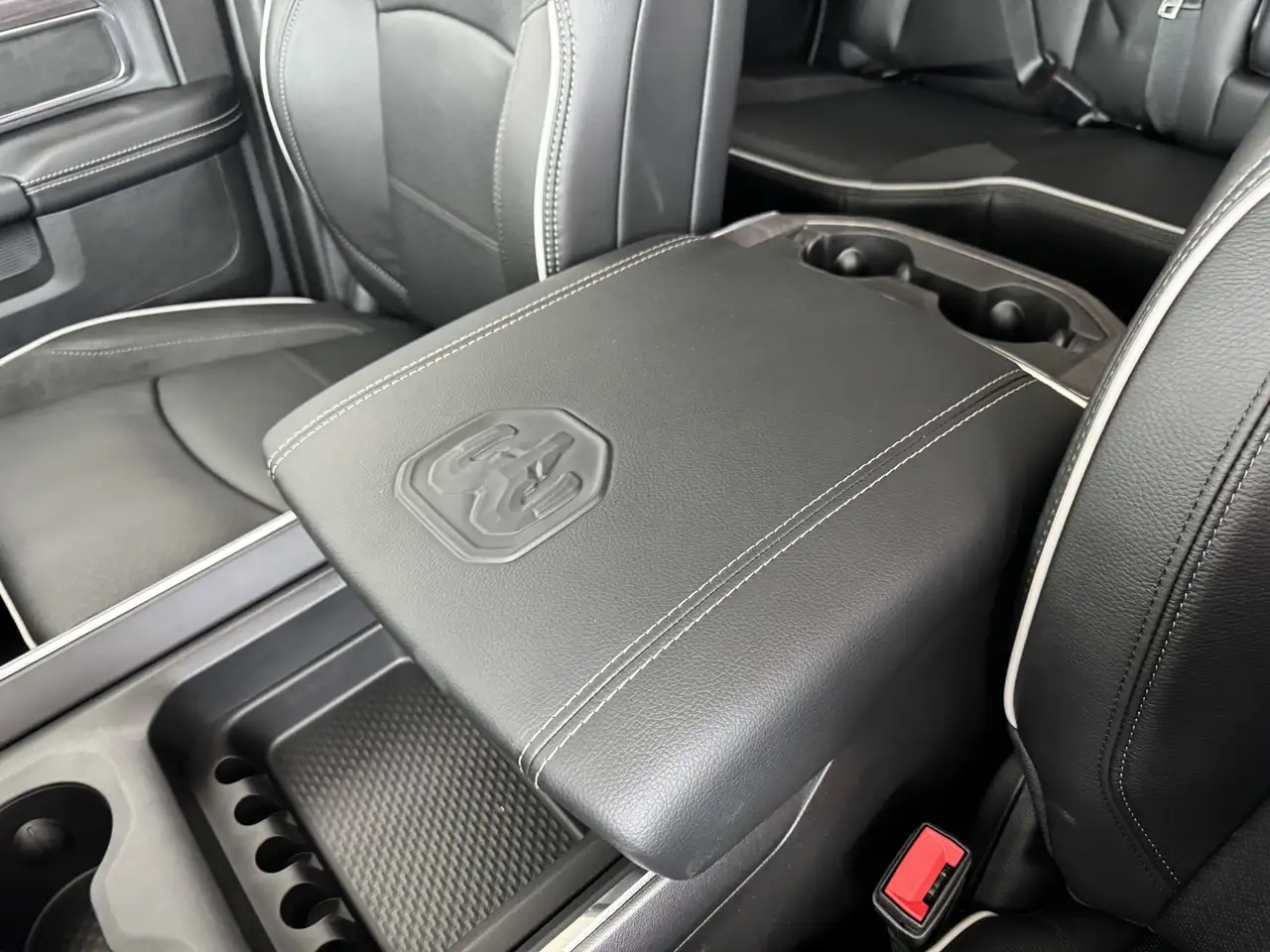RAM 3500 снимка RAM 3500