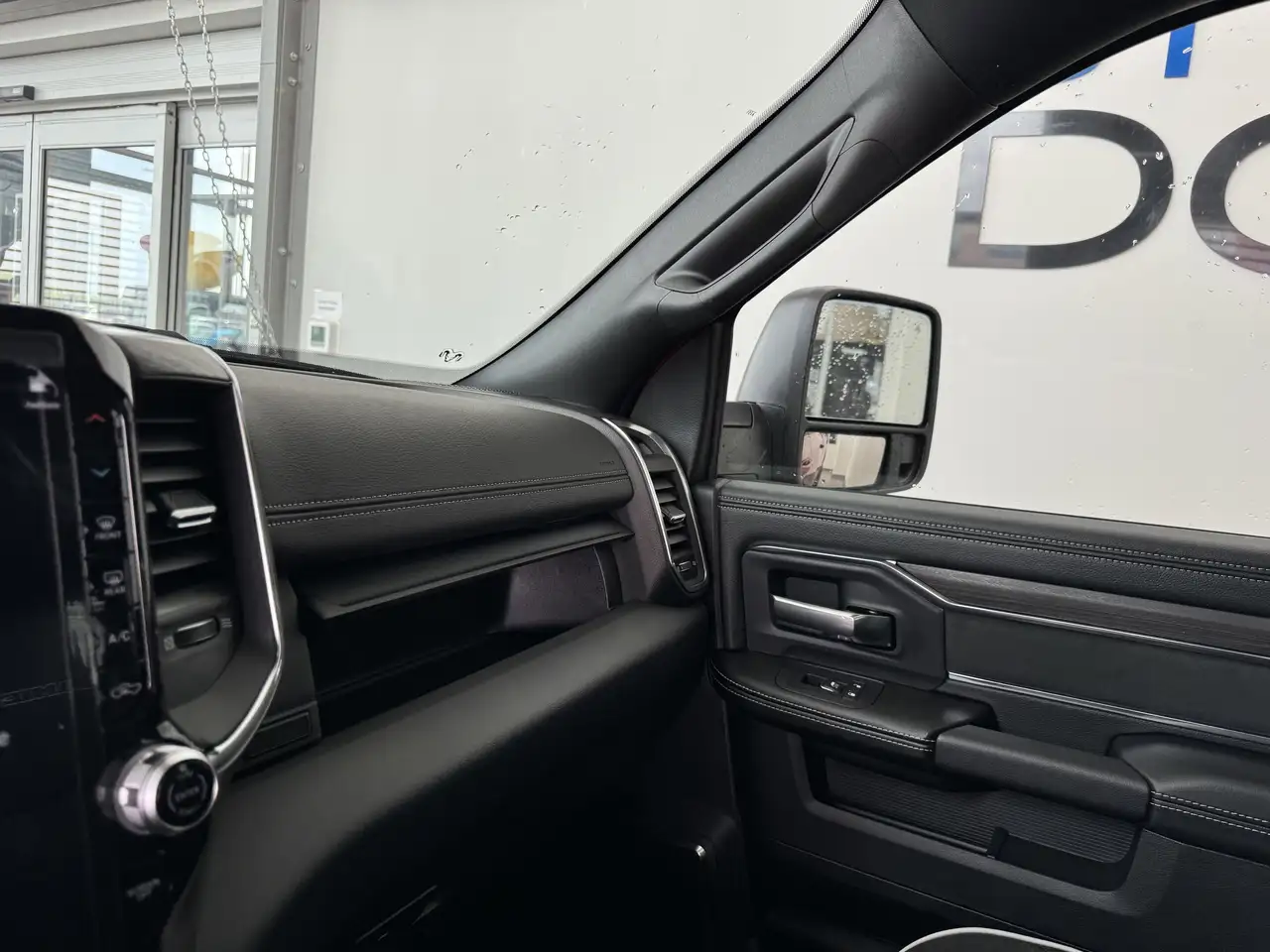 RAM 3500 снимка RAM 3500