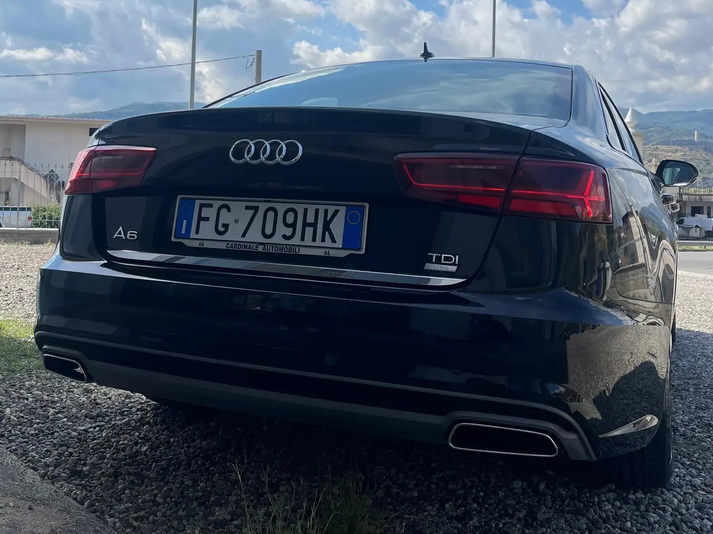 Audi A6 S-line 2.0 tdi ultra Nero - 2