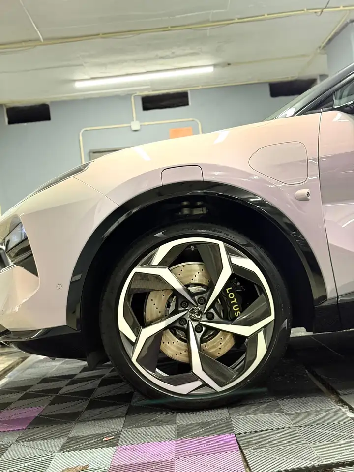 Lotus Eletre 2024