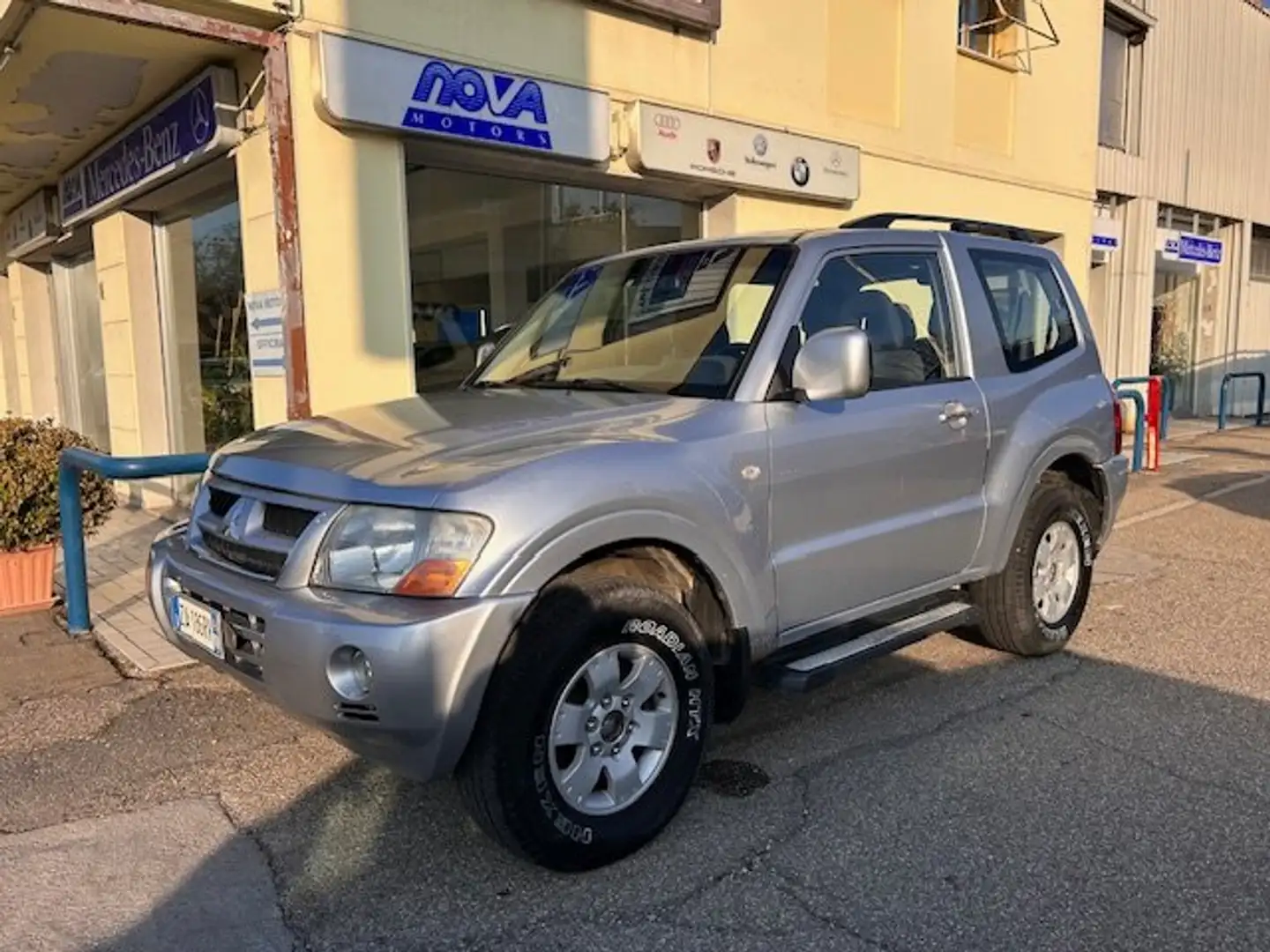 Mitsubishi Pajero Pajero 3p 2.5 tdi 115cv Argento - 1
