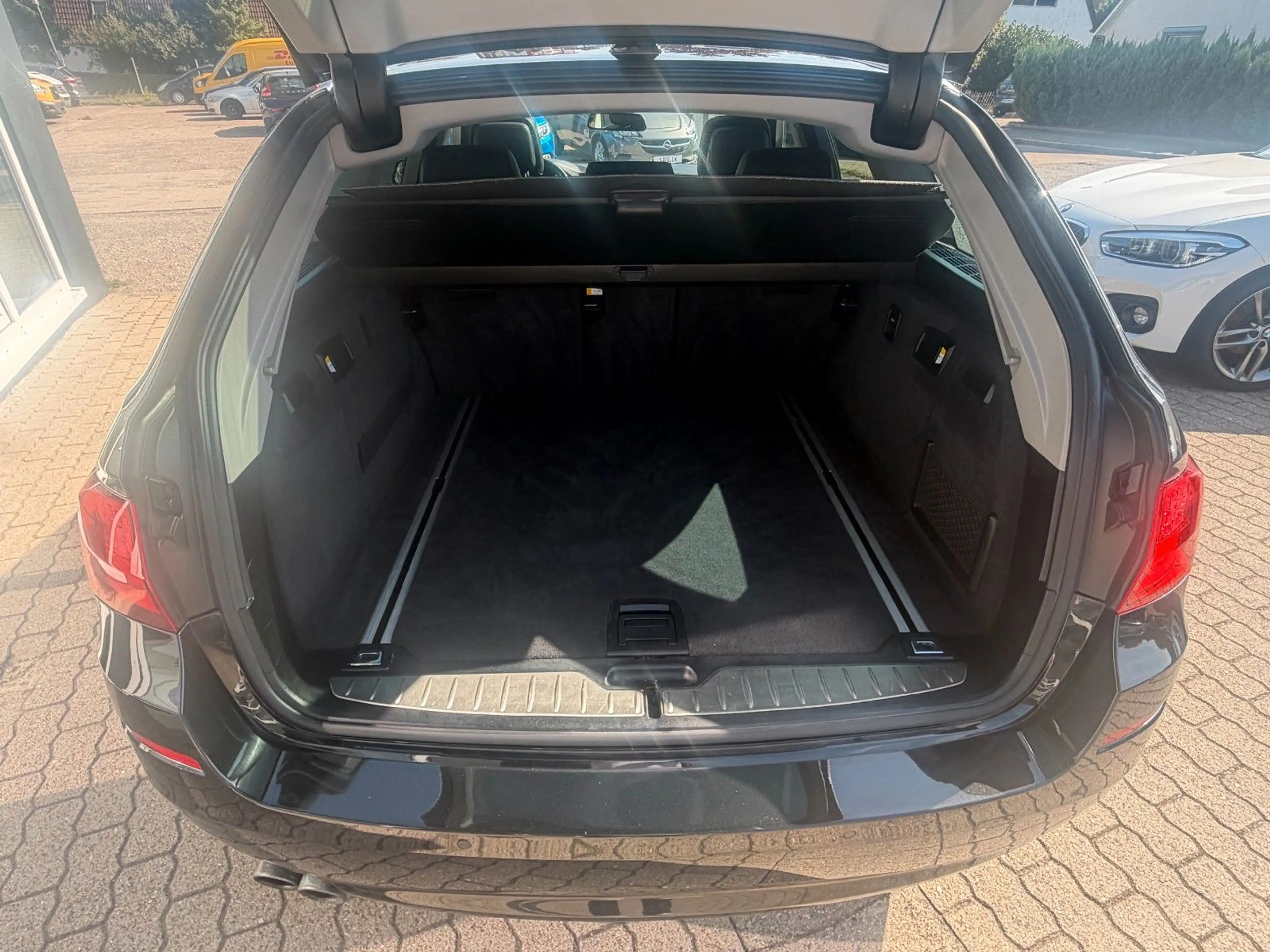 BMW 523 i Touring Aut./ Panorama/ Leder/ Head-Up — photo 11