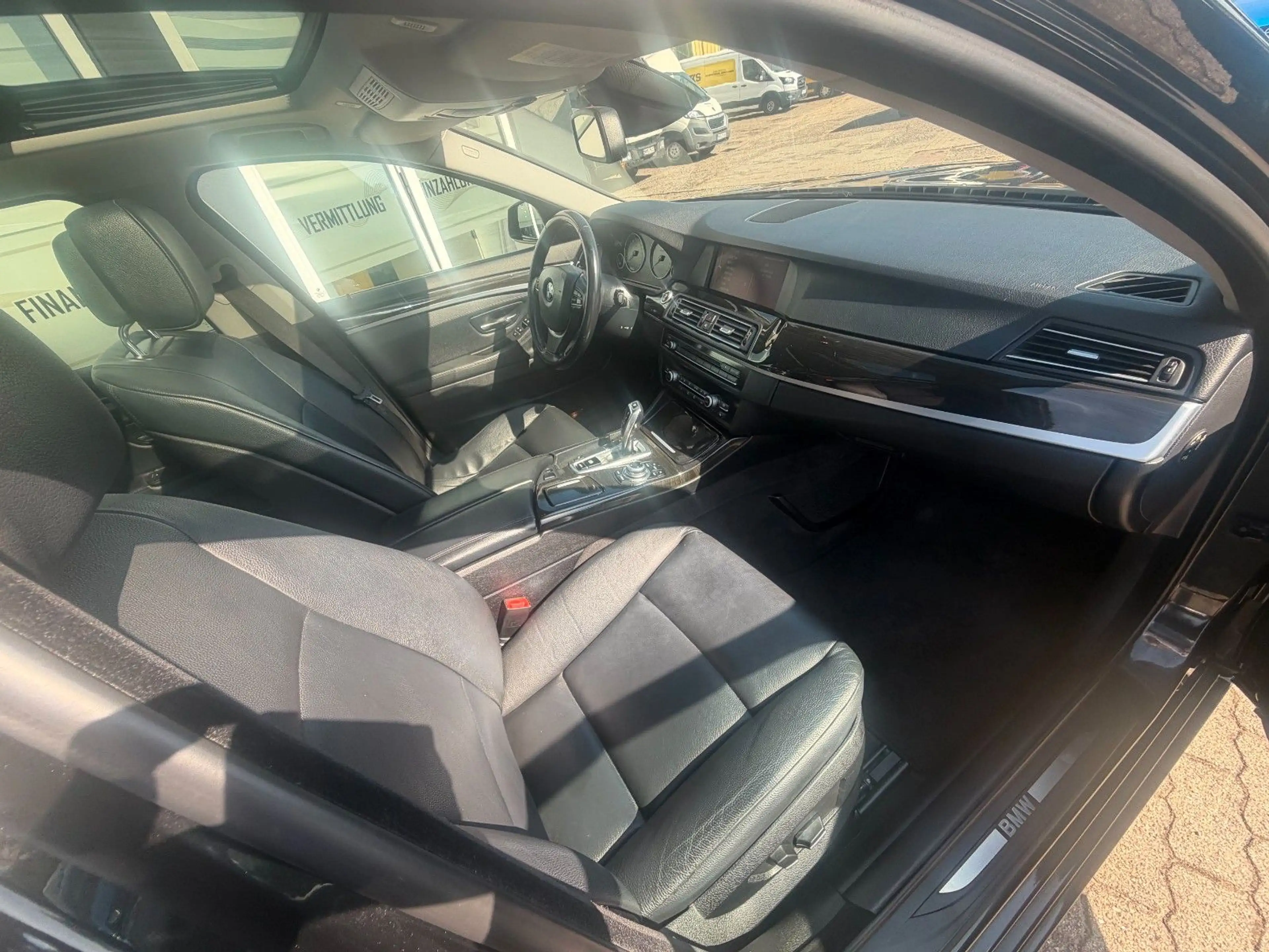 BMW 523 i Touring Aut./ Panorama/ Leder/ Head-Up — photo 12