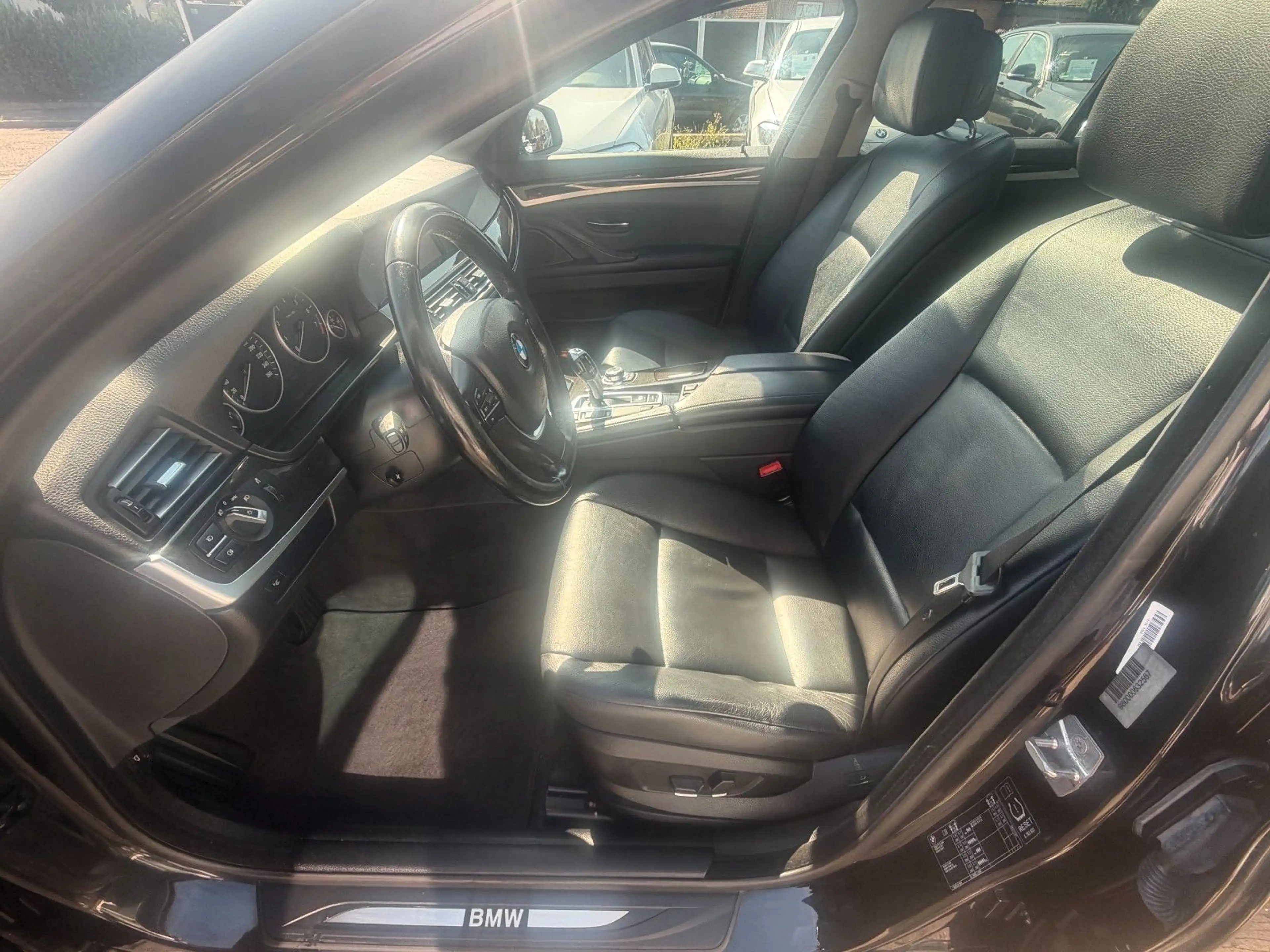 BMW 523 i Touring Aut./ Panorama/ Leder/ Head-Up — photo 8