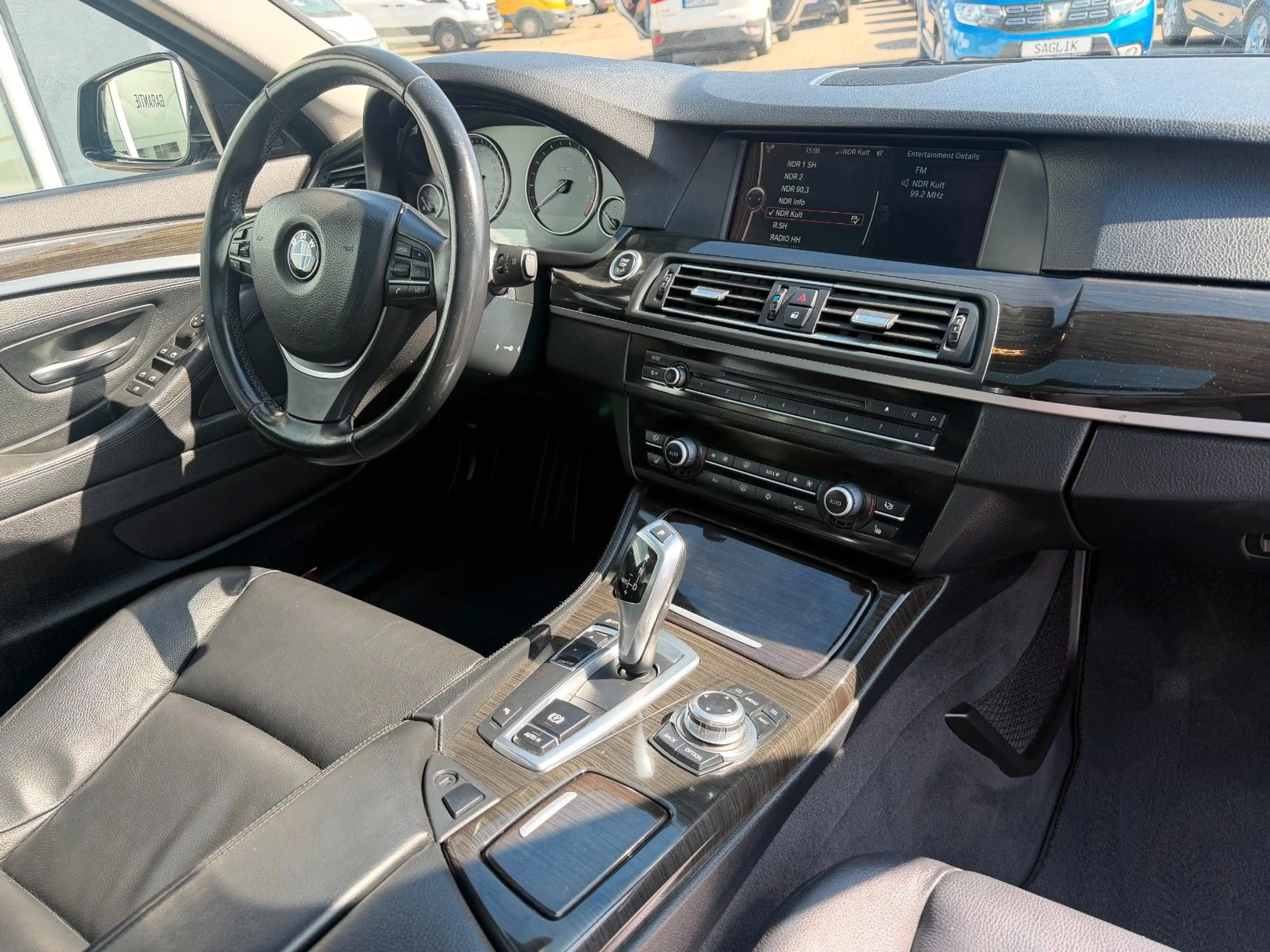 BMW 523 i Touring Aut./ Panorama/ Leder/ Head-Up — photo 13