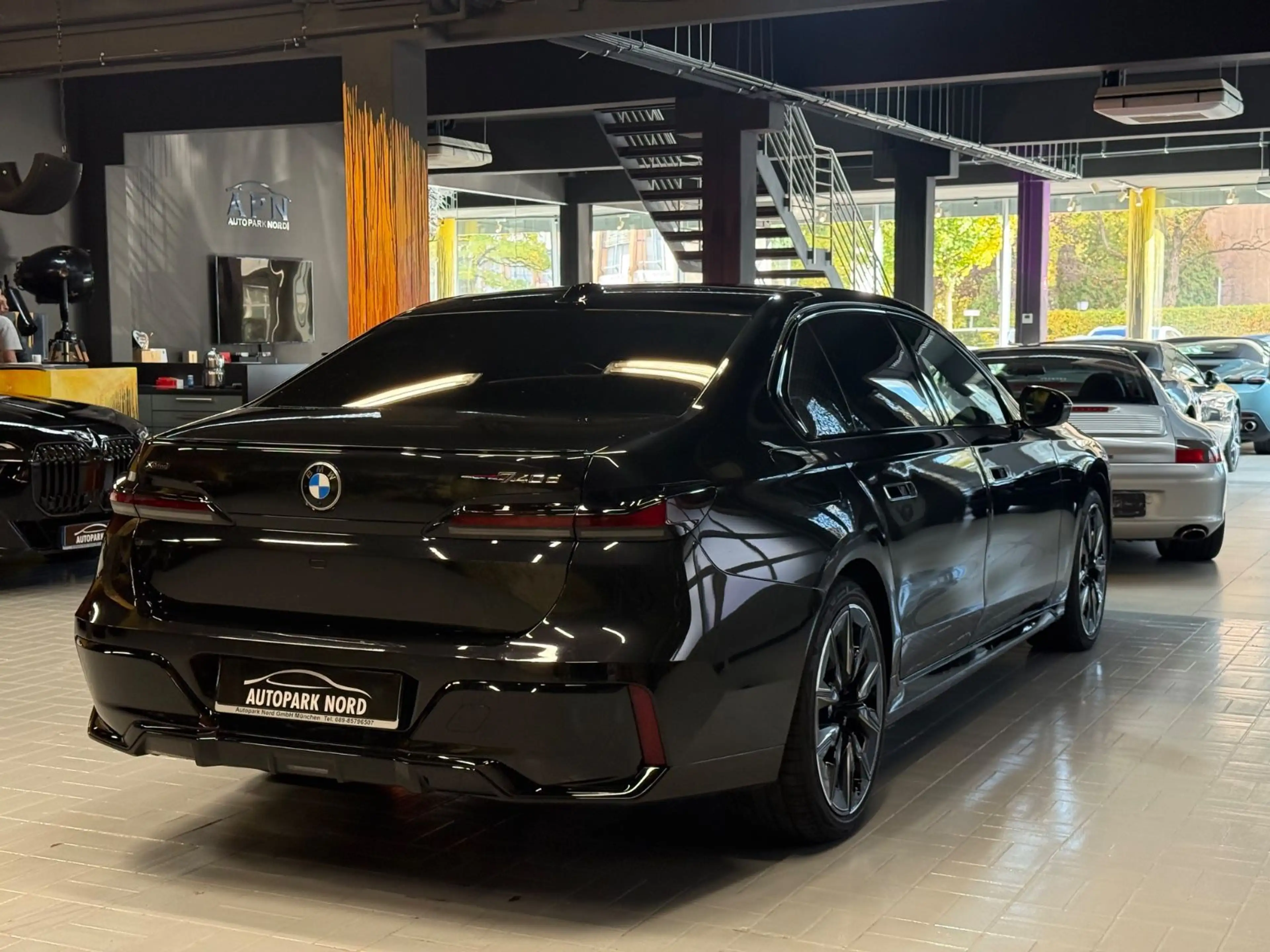 BMW 740 d xD M Sport Pro HUD~INTEGRAL~SKY LOUNGE~FOND — photo 6