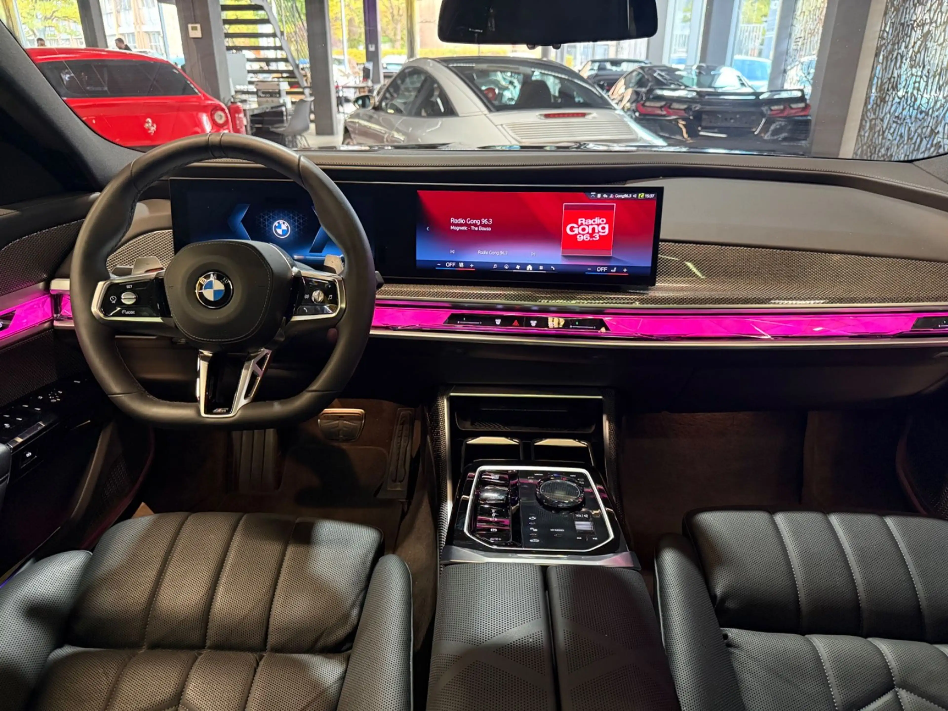 BMW 740 d xD M Sport Pro HUD~INTEGRAL~SKY LOUNGE~FOND — photo 11