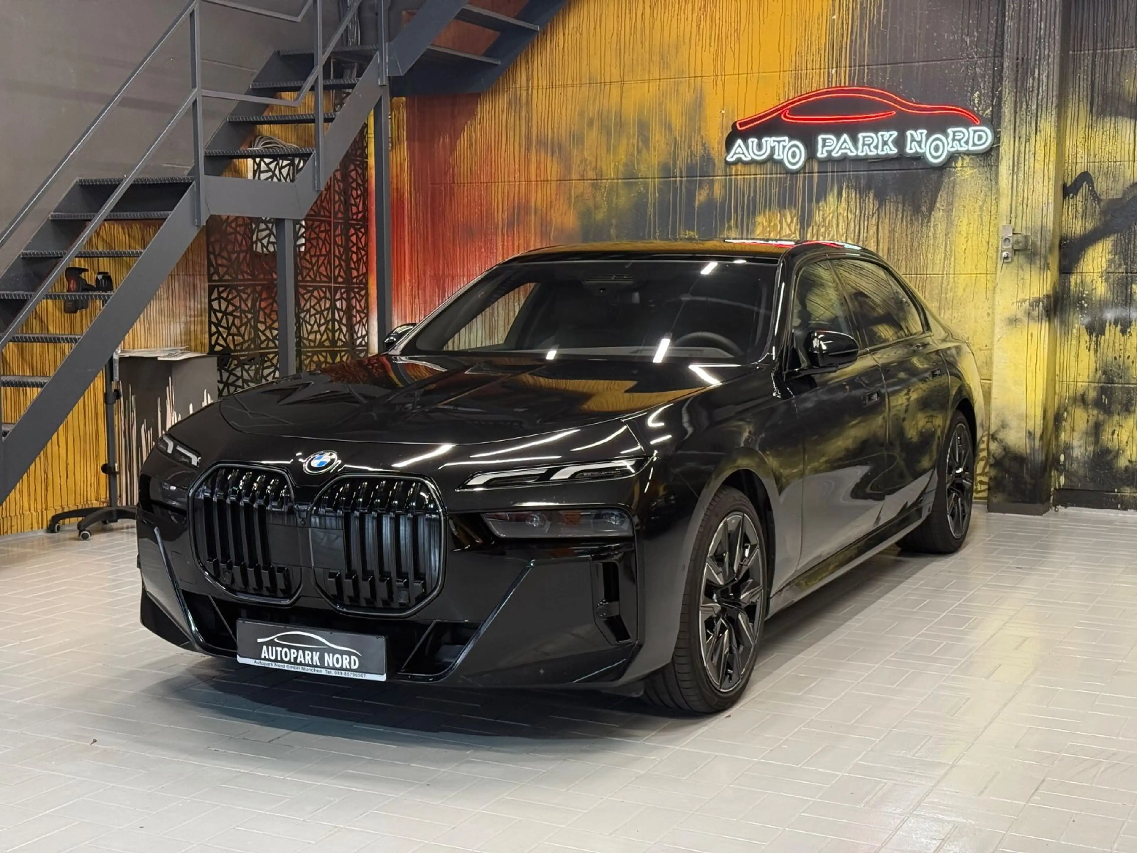 BMW 740 d xD M Sport Pro HUD~INTEGRAL~SKY LOUNGE~FOND — photo 3