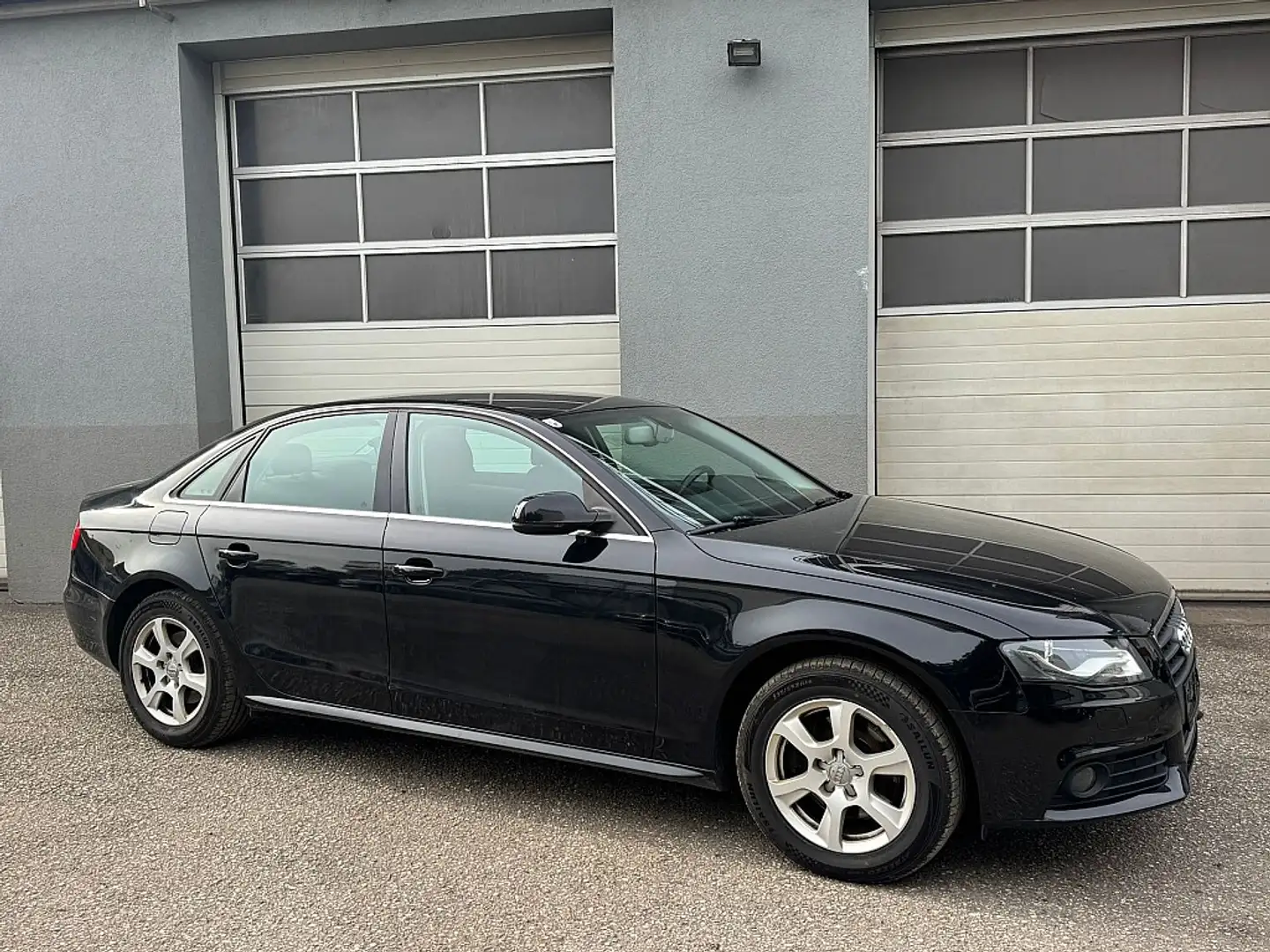 Audi A4 2,0 TDI Noir - 2