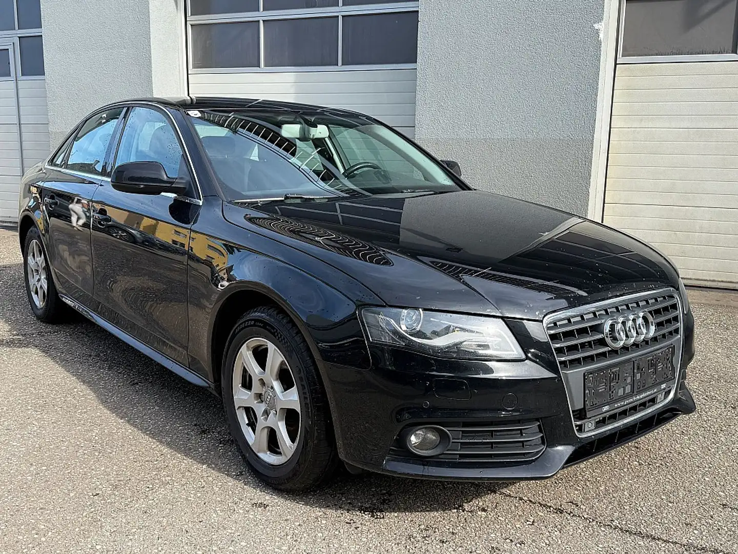 Audi A4 2,0 TDI Noir - 1
