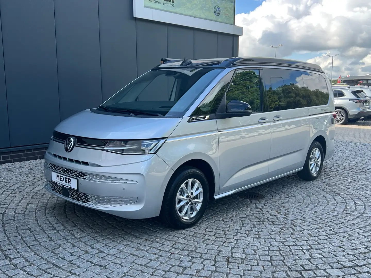 Volkswagen T7 California Ocean 2.0 TDI DSG *AHK, Standhzg., Drehsitze, Mar Ezüst - 2