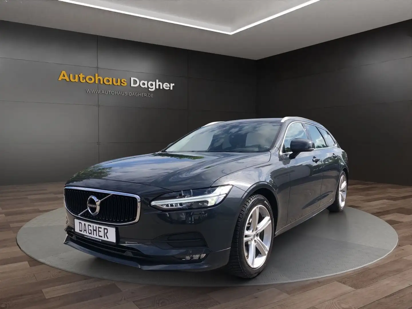 Volvo V90 T4 Kombi Momentum Automatik Leder Navi AHK Grau - 1