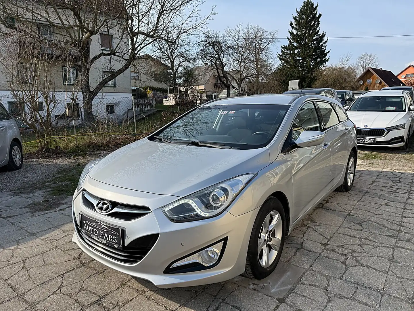 Hyundai i40 Europe 1,7 CRDi-SEHR GEPFLEGT-1/3 ZINSFREI FINA... Silber - 1