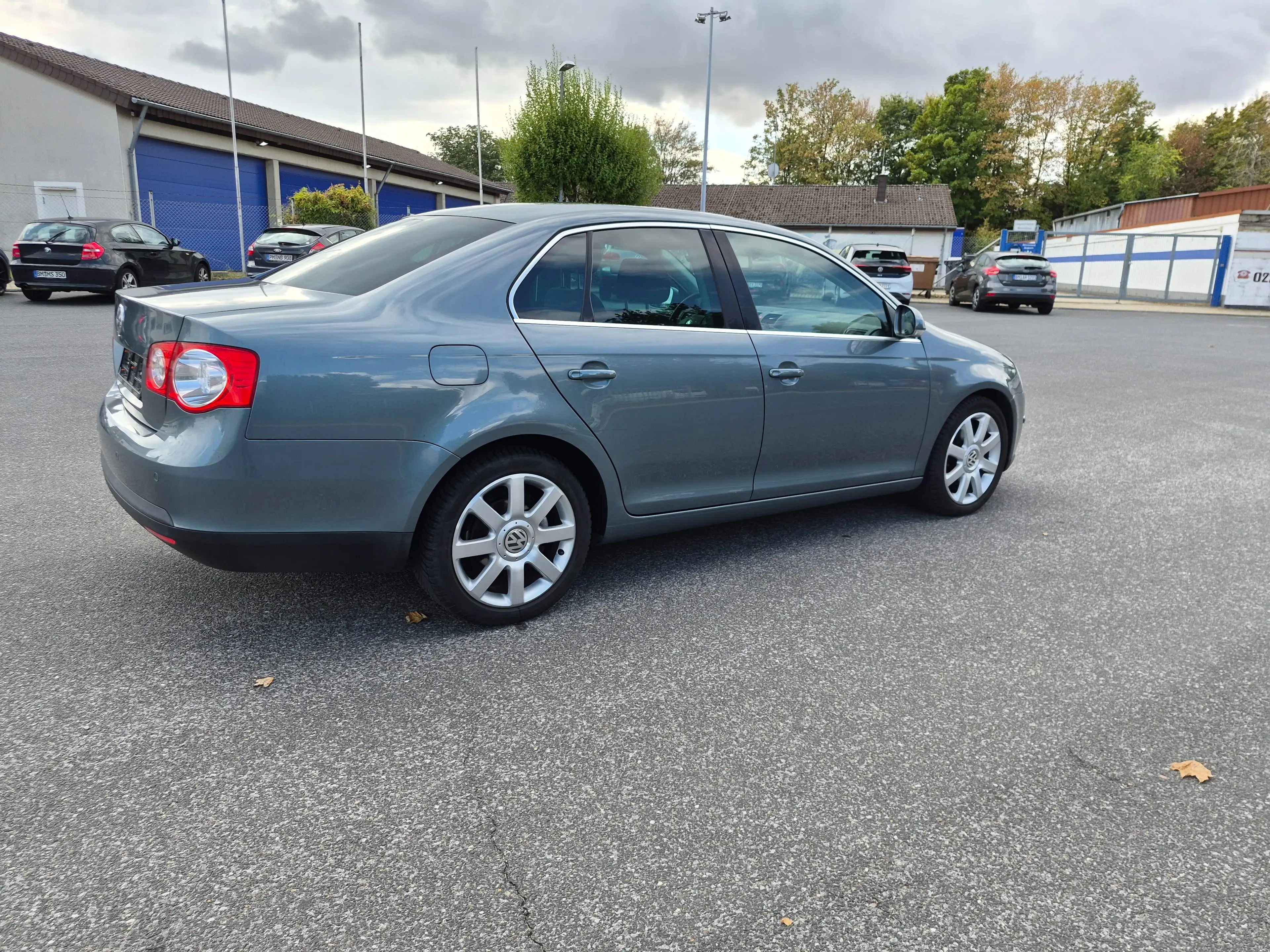 Volkswagen Jetta 2.0 Comfortline, Automatik, Tüv Neu — photo 6
