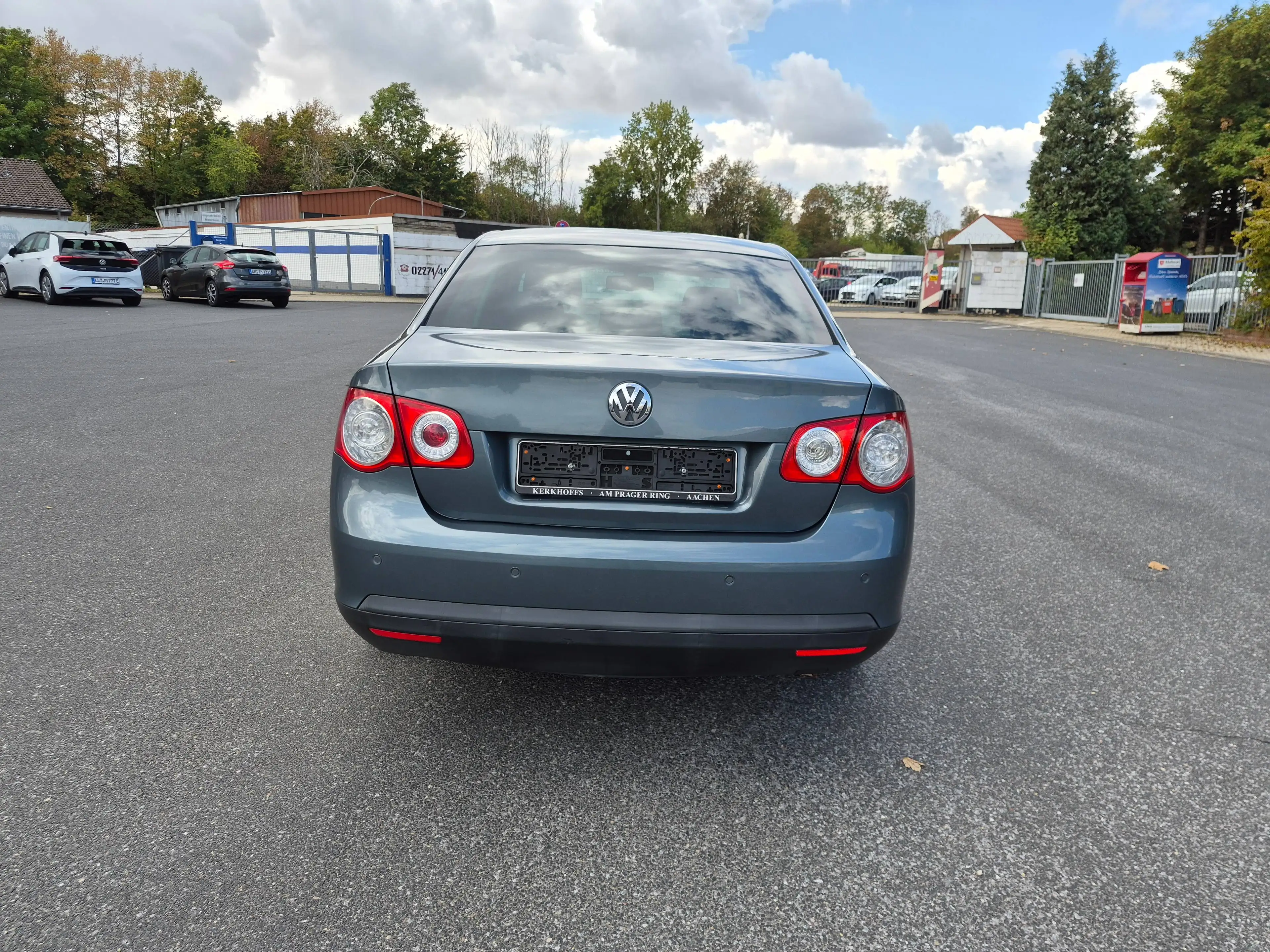 Volkswagen Jetta 2.0 Comfortline, Automatik, Tüv Neu — photo 5