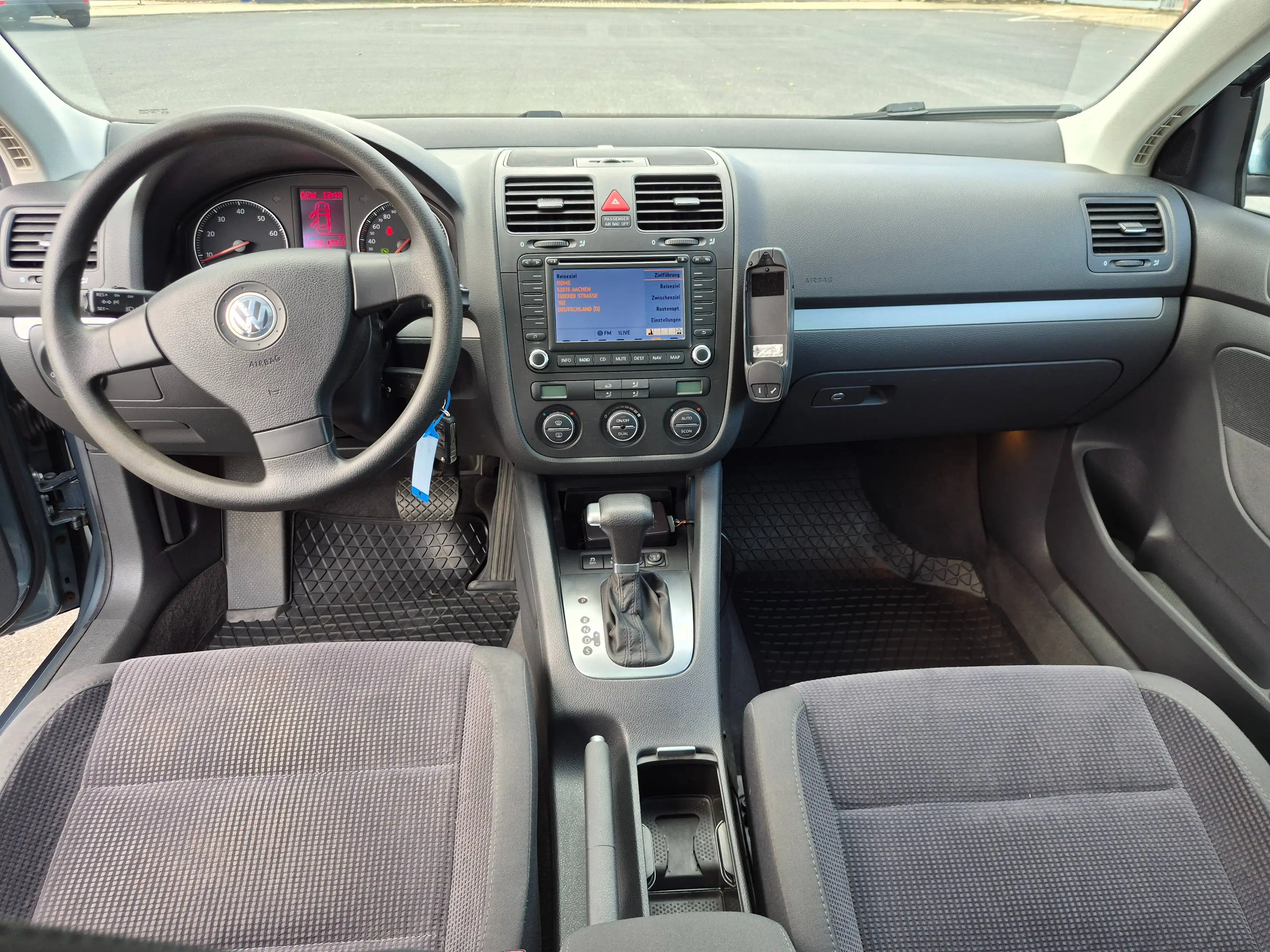 Volkswagen Jetta 2.0 Comfortline, Automatik, Tüv Neu — photo 10