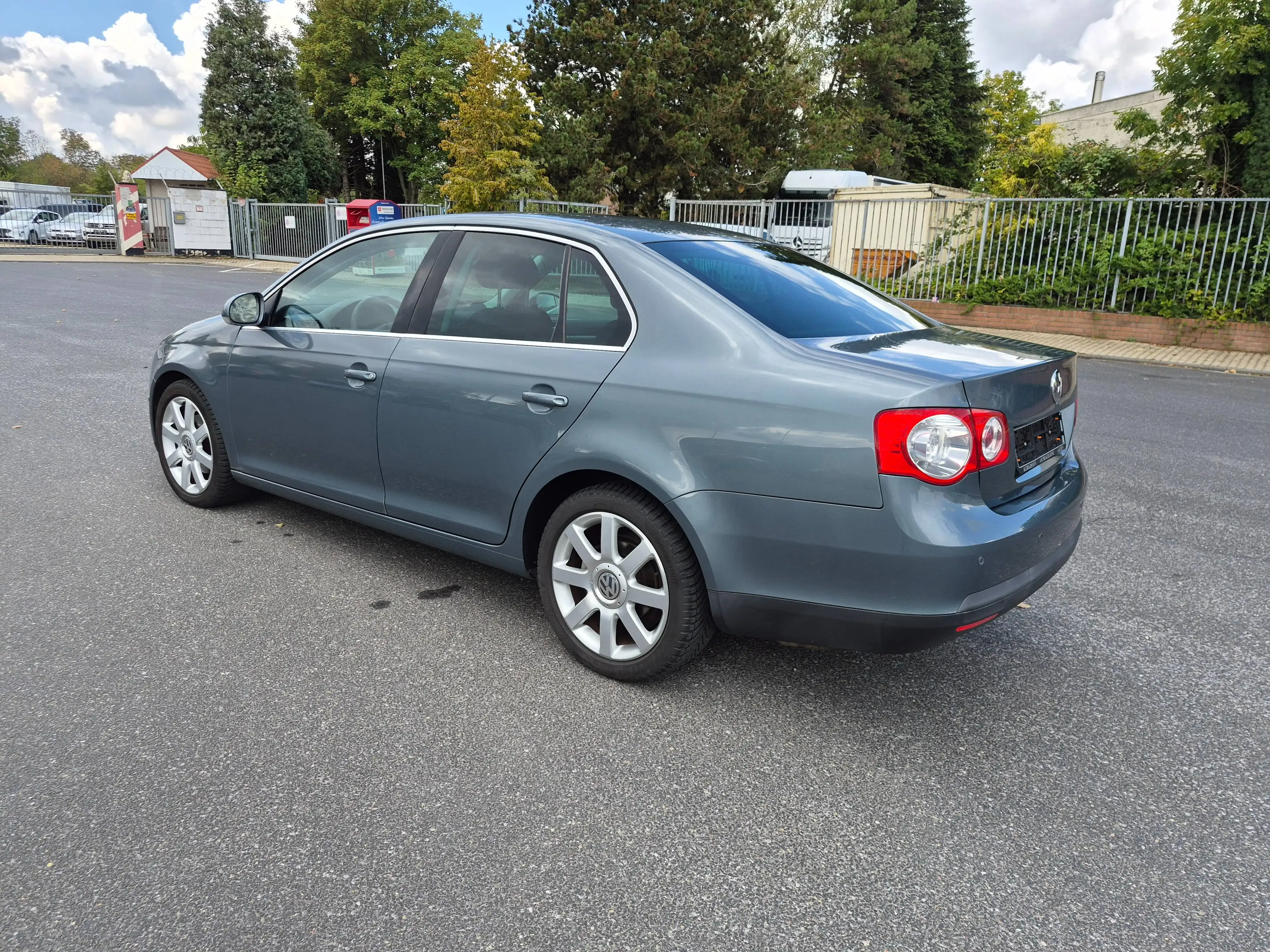 Volkswagen Jetta 2.0 Comfortline, Automatik, Tüv Neu — photo 4