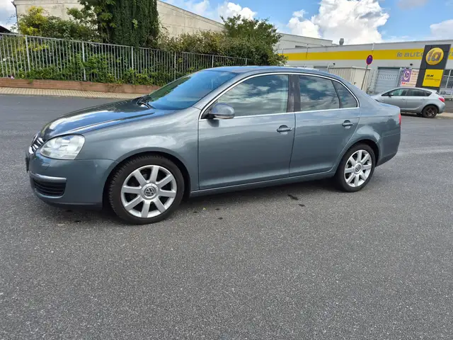 Volkswagen Jetta 2.0 Comfortline, Automatik, Tüv Neu