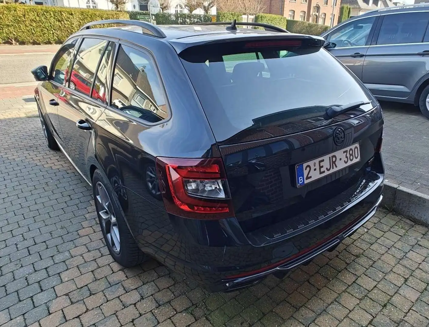 Skoda Octavia Combi 2.0 TDI DSG RS - 2