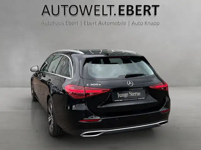 Mercedes-Benz C-Class view 3
