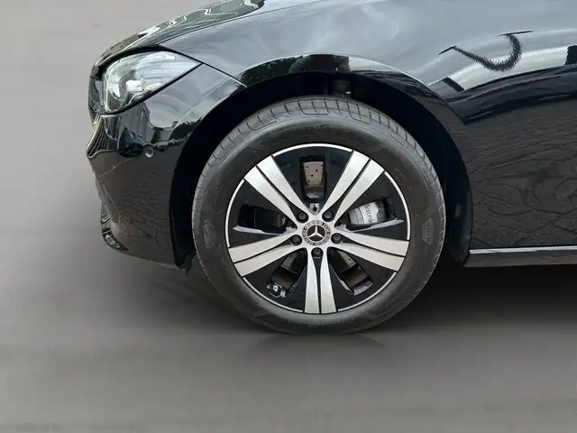 Mercedes-Benz C-Class view 14