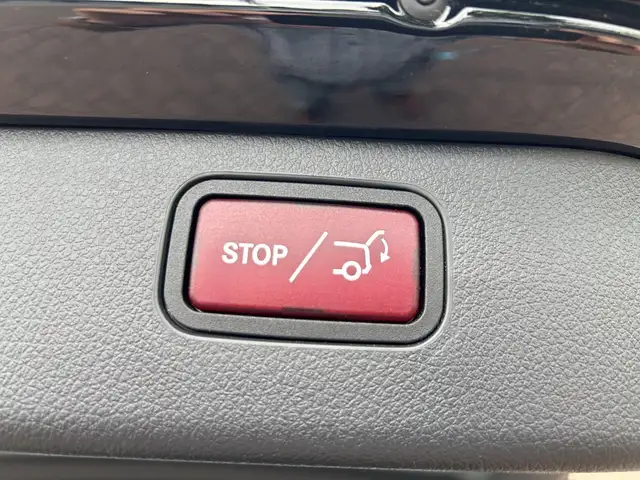 Mercedes-Benz C-Class view 15