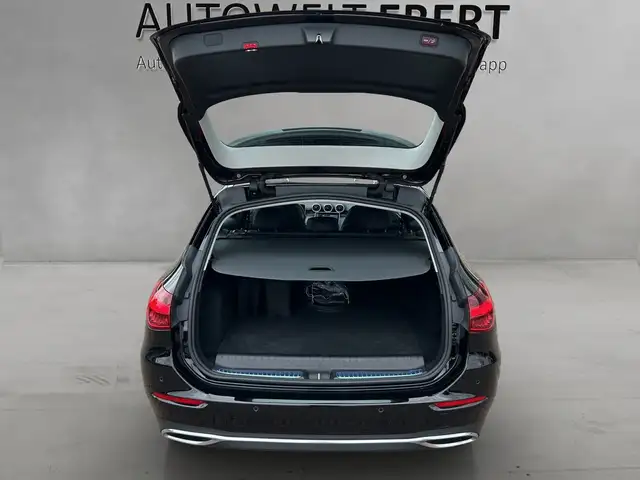 Mercedes-Benz C-Class view 13