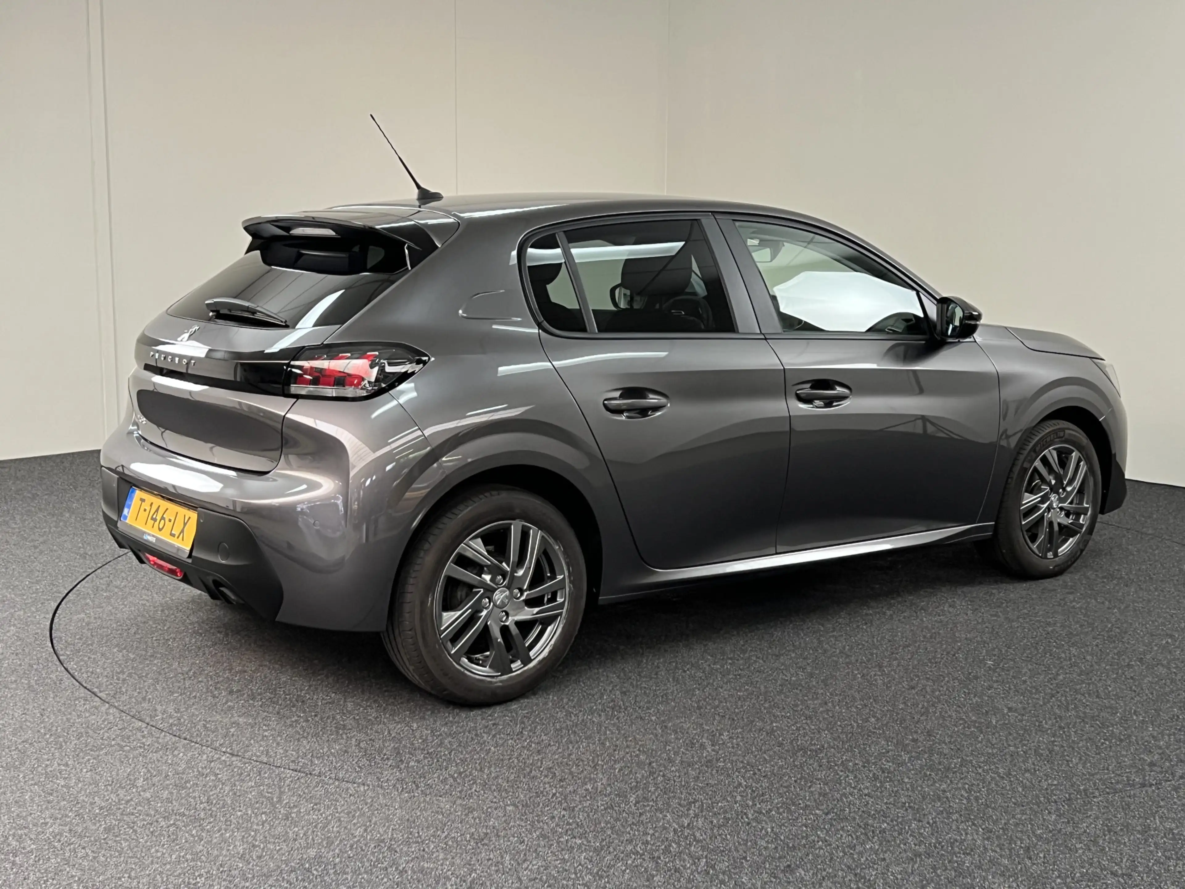 Peugeot 208 1.2 PureTech Active Pack Airco, Cr. Control, Apple — photo 3