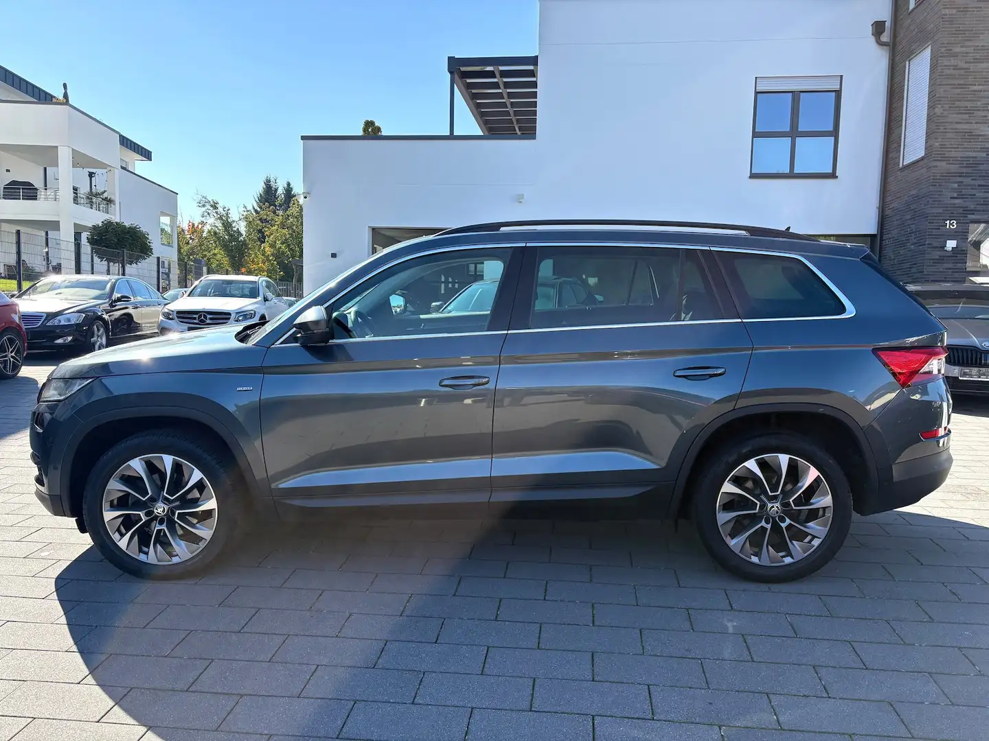 Skoda Kodiaq 2.0 TDI DSG 4x4 CLEVER STANDHEIZUNG ACC Grigio - 2