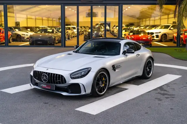 Mercedes-Benz Amg GT view 3