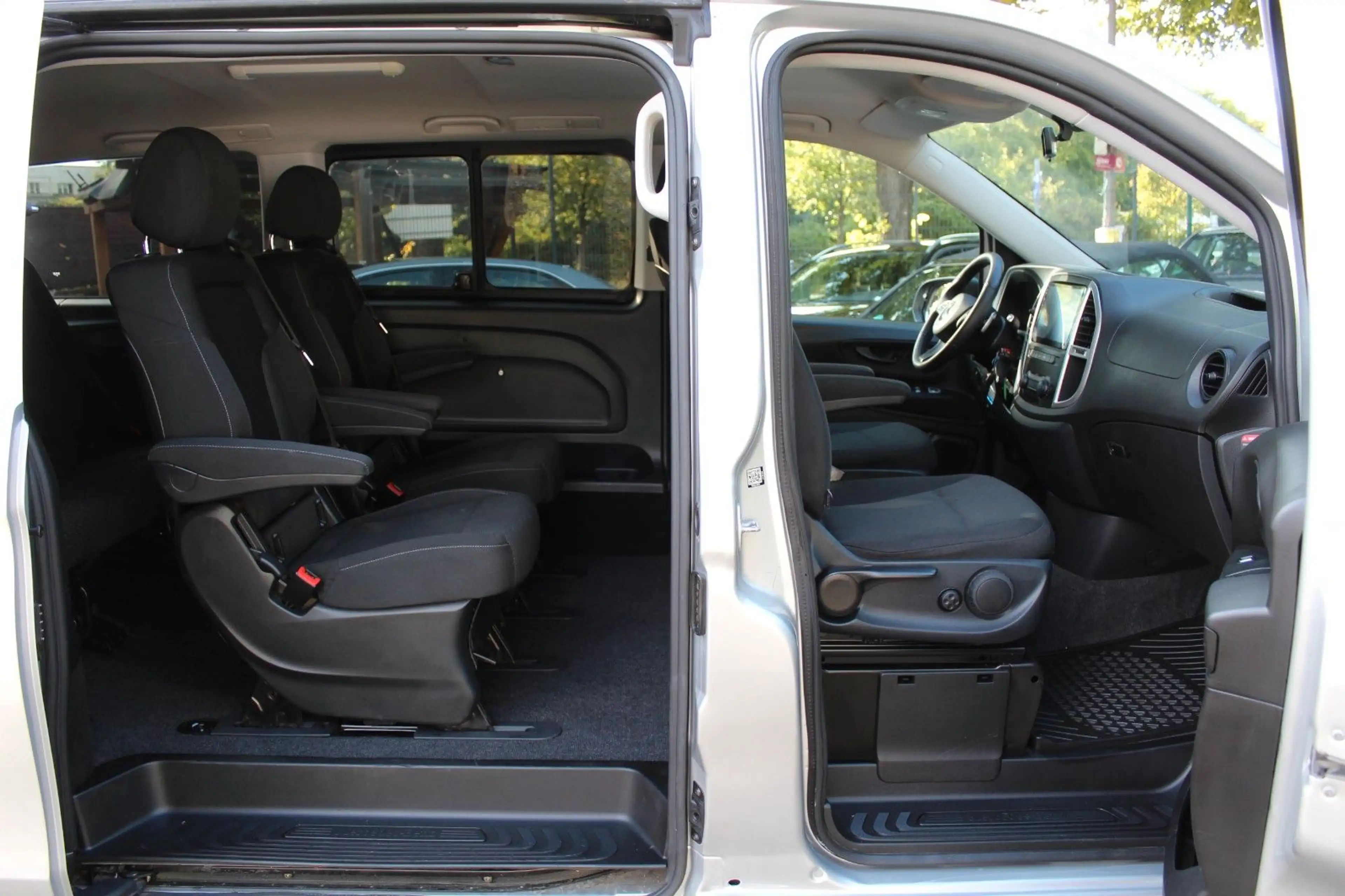 Mercedes-Benz Vito Tourer 116 CDI Pro extralan 7-G 7-SITZER — photo 16